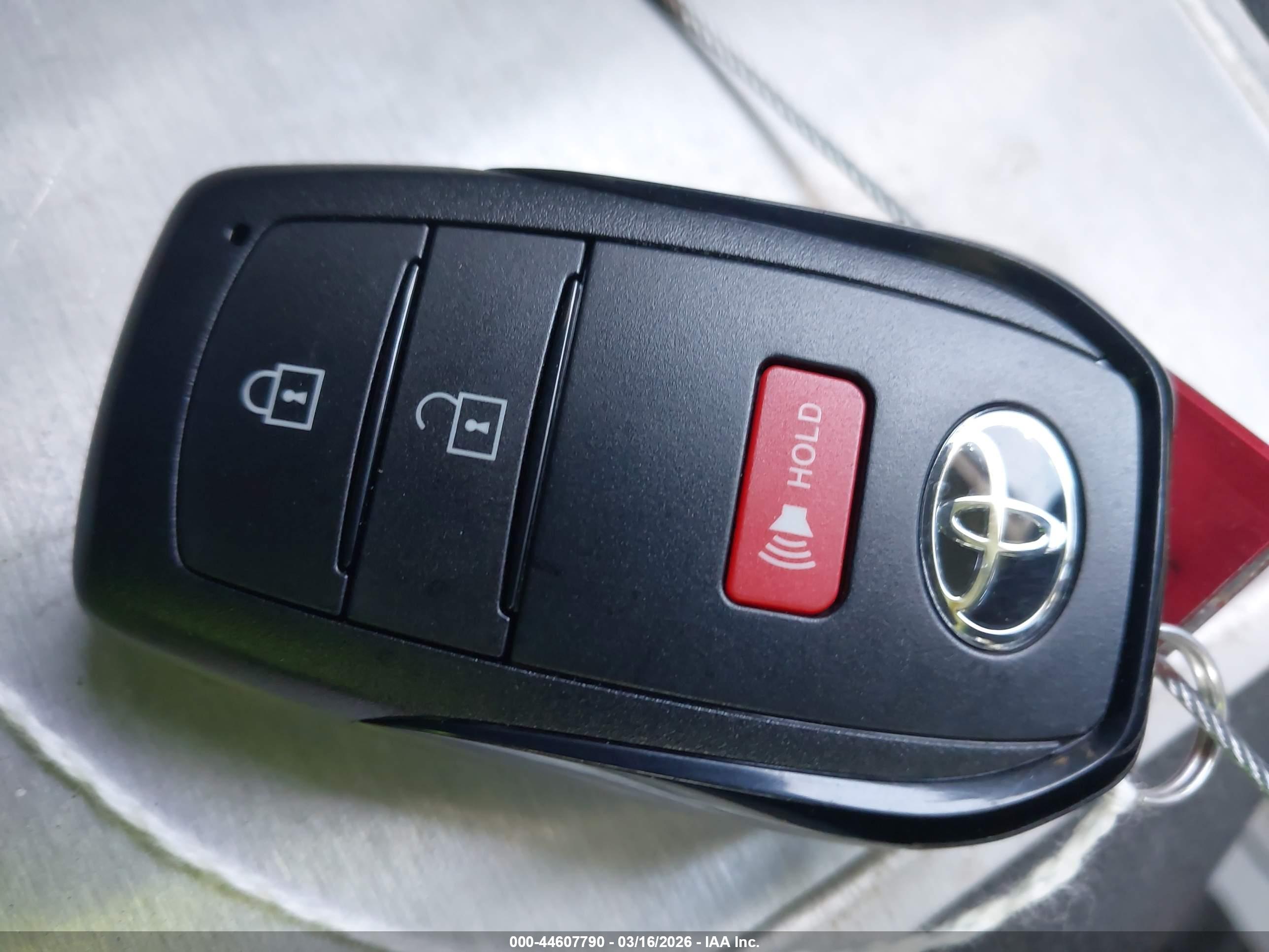 TOYOTA COROLLA image 11