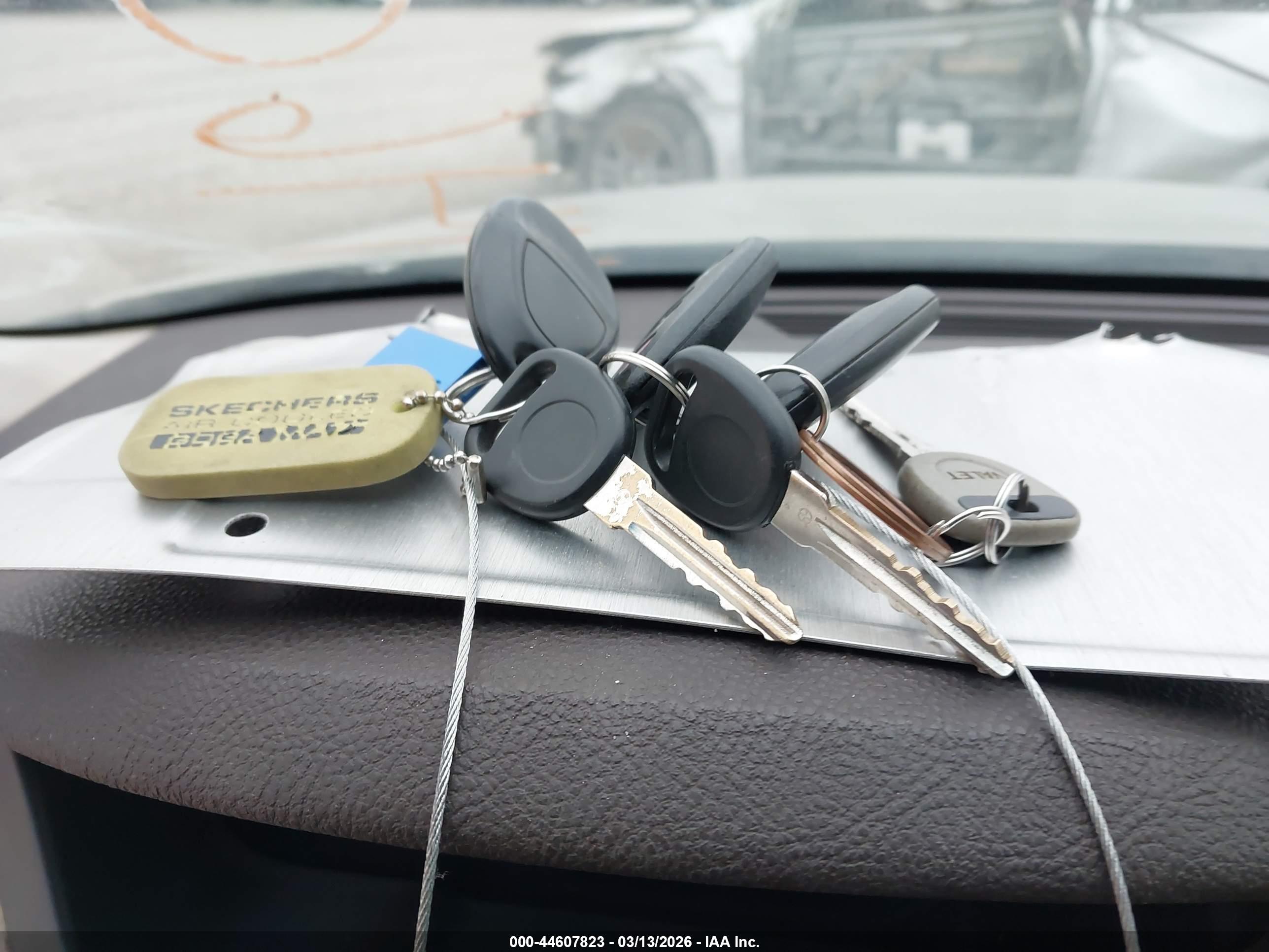 CADILLAC DTS image 11