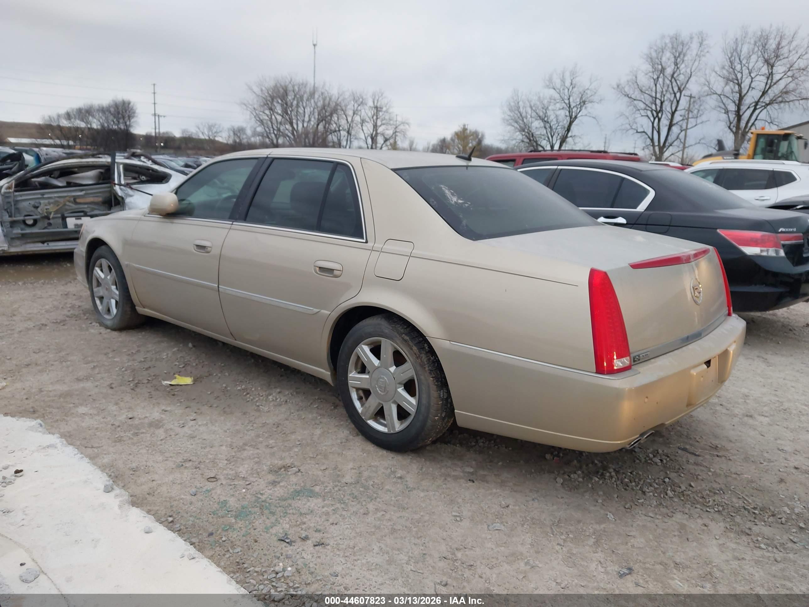 CADILLAC DTS image 3