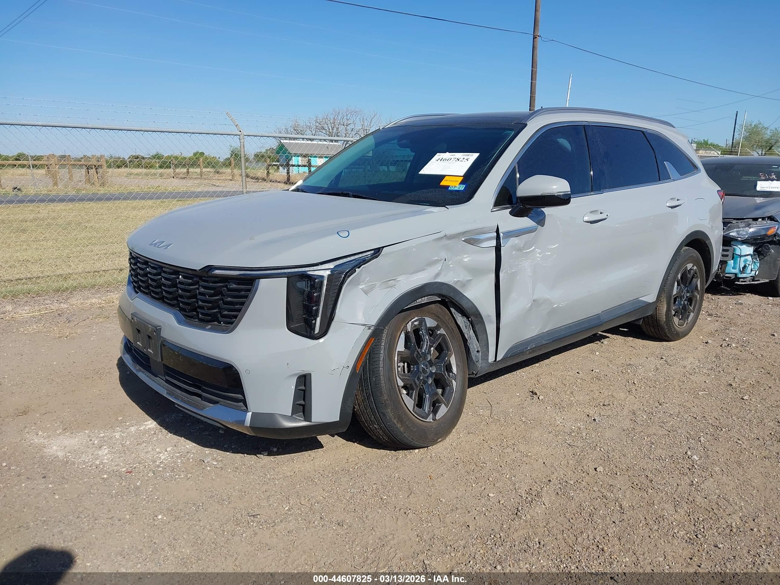 KIA SORENTO image 2