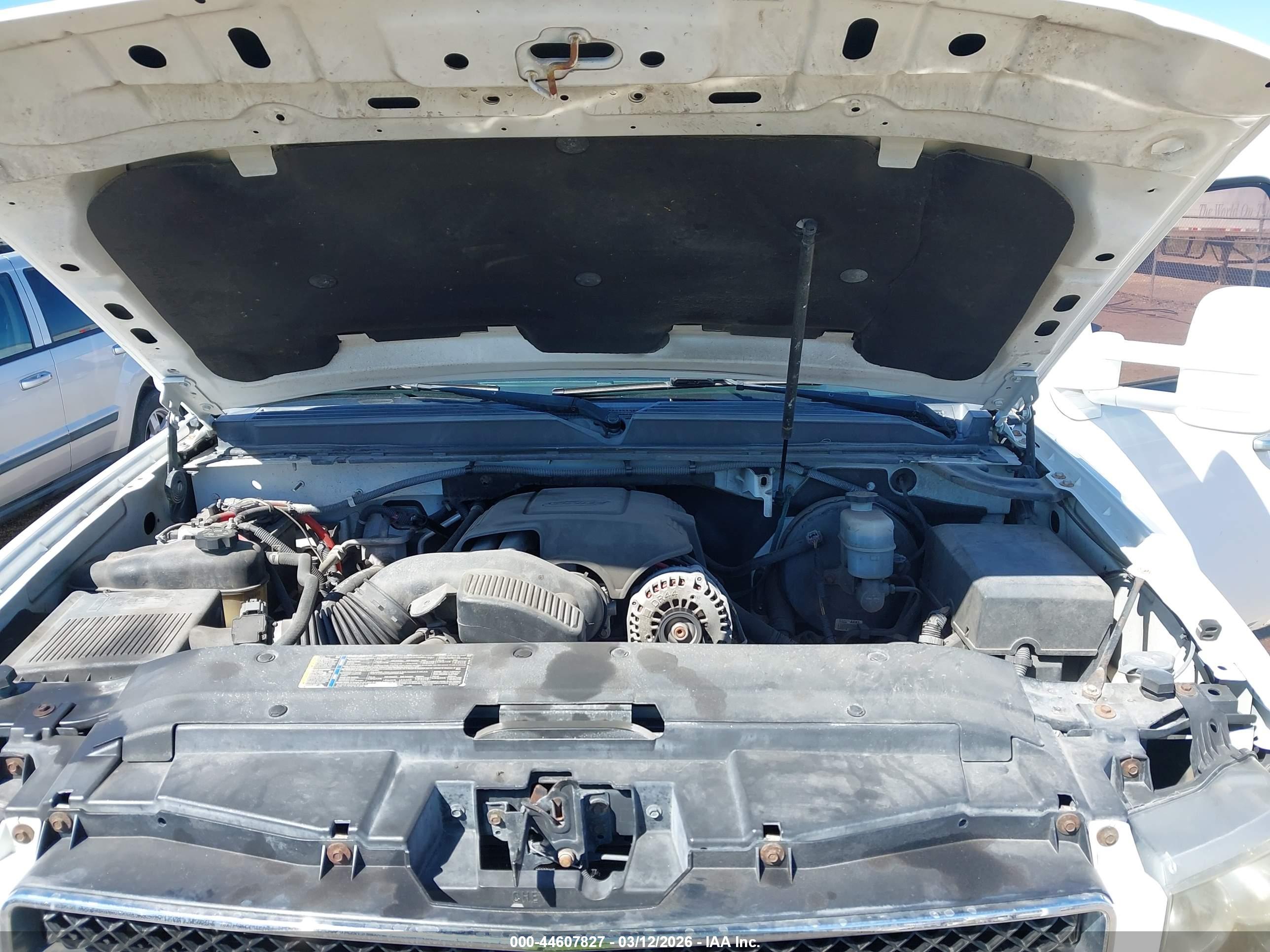 CHEVROLET SUBURBAN image 10