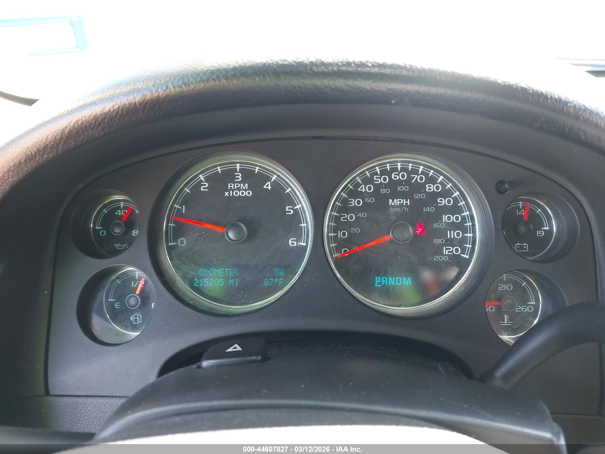 CHEVROLET SUBURBAN image 7