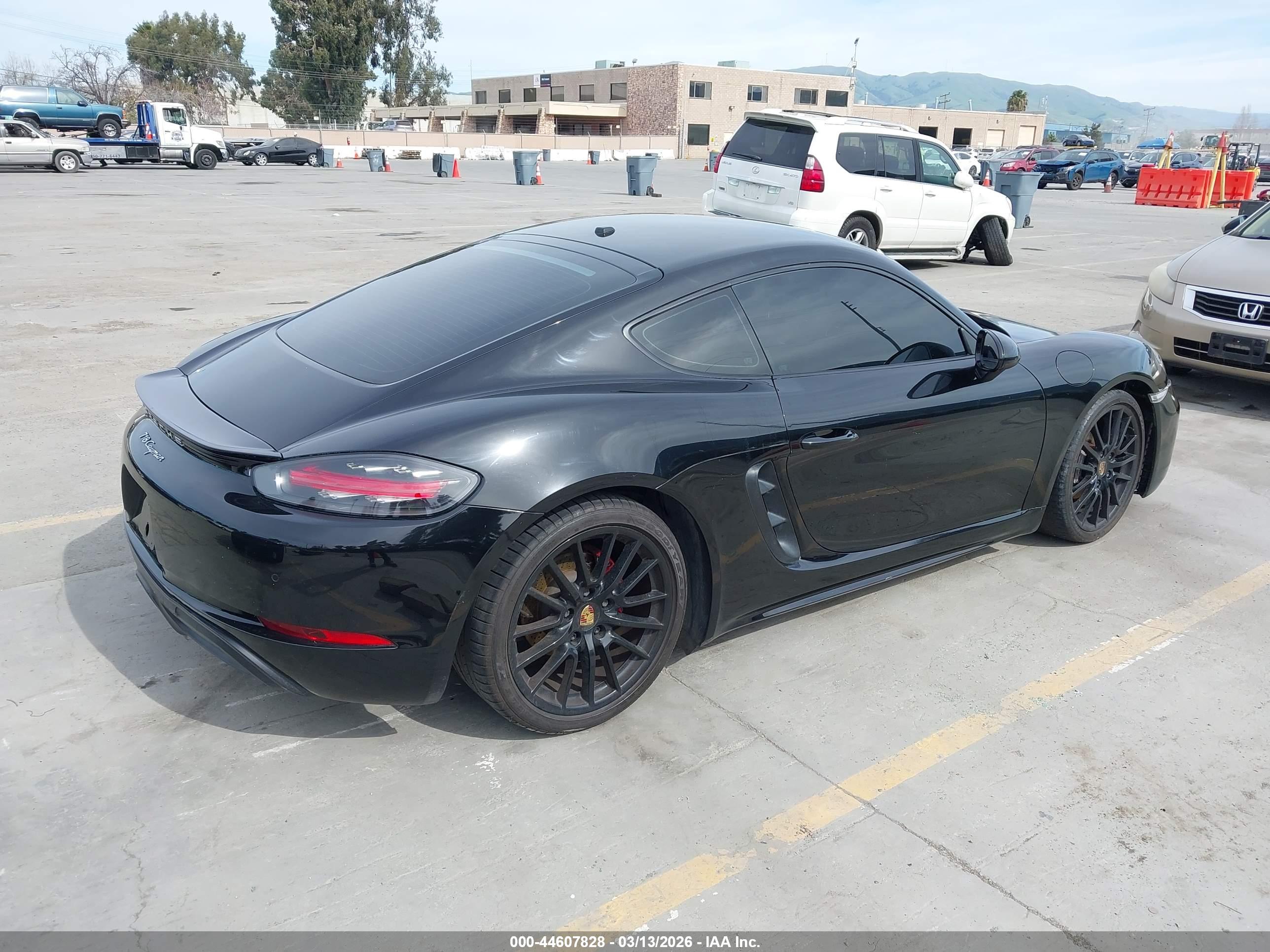 PORSCHE 718 image 4