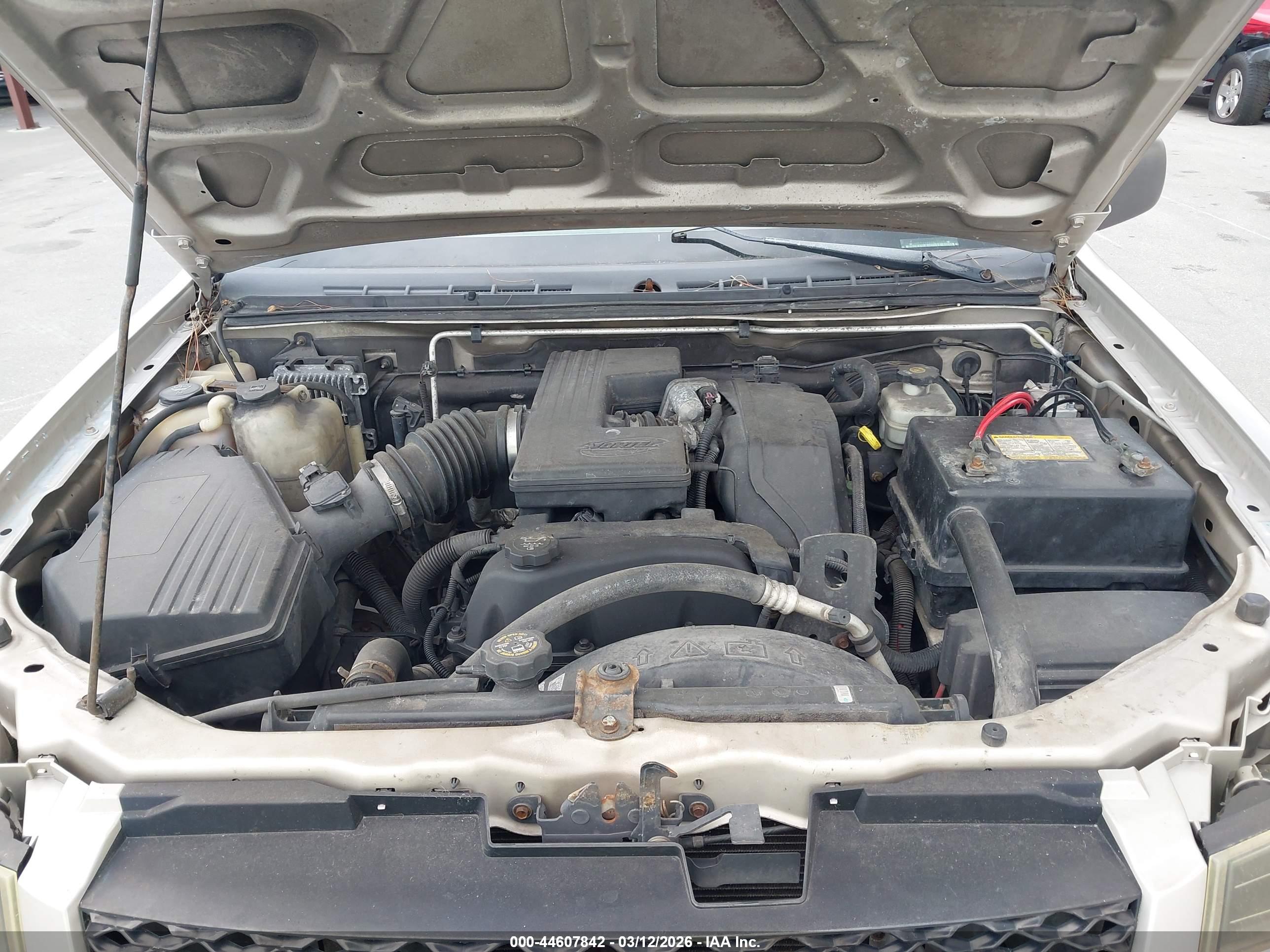CHEVROLET COLORADO image 10