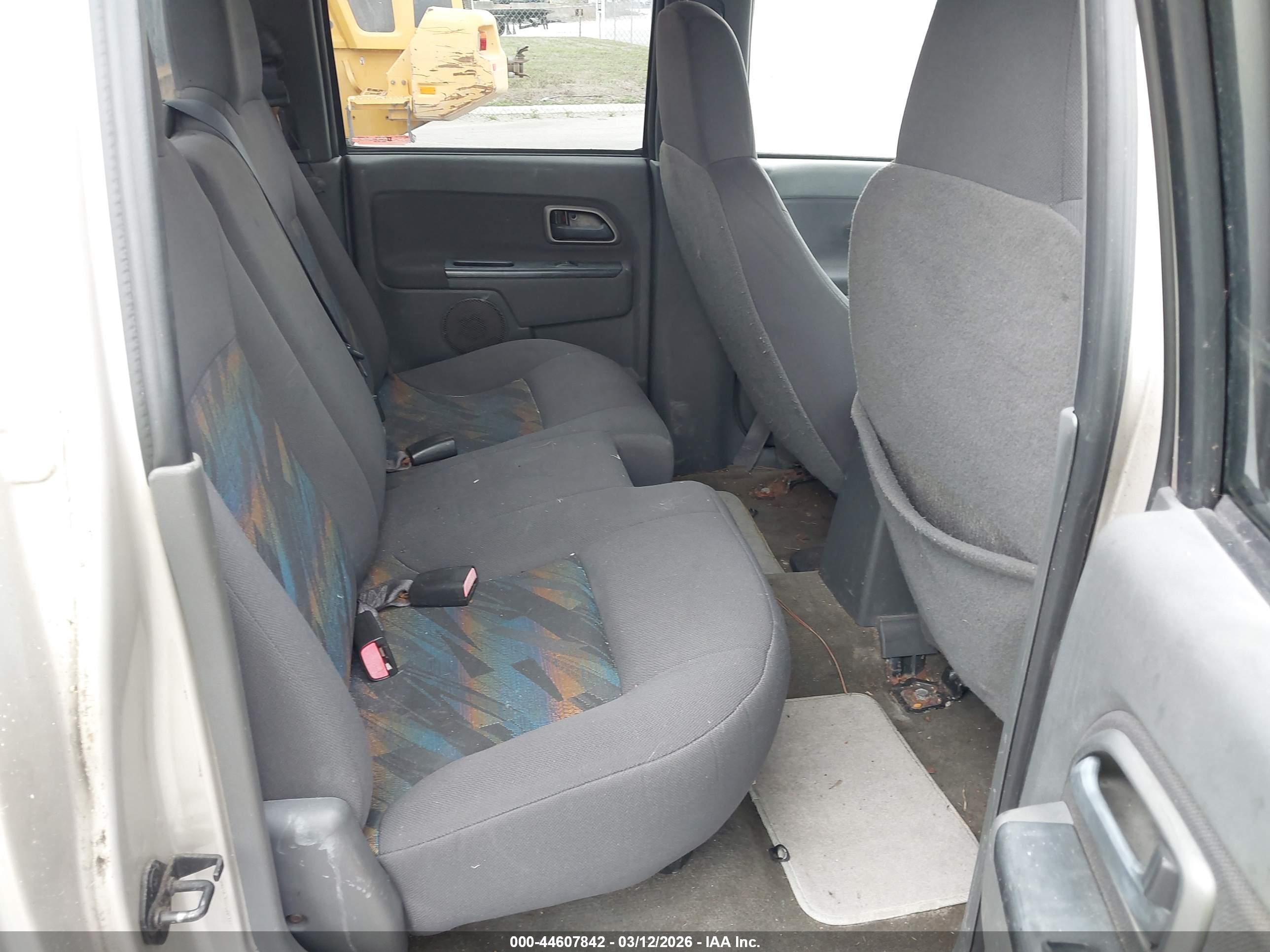 CHEVROLET COLORADO image 8