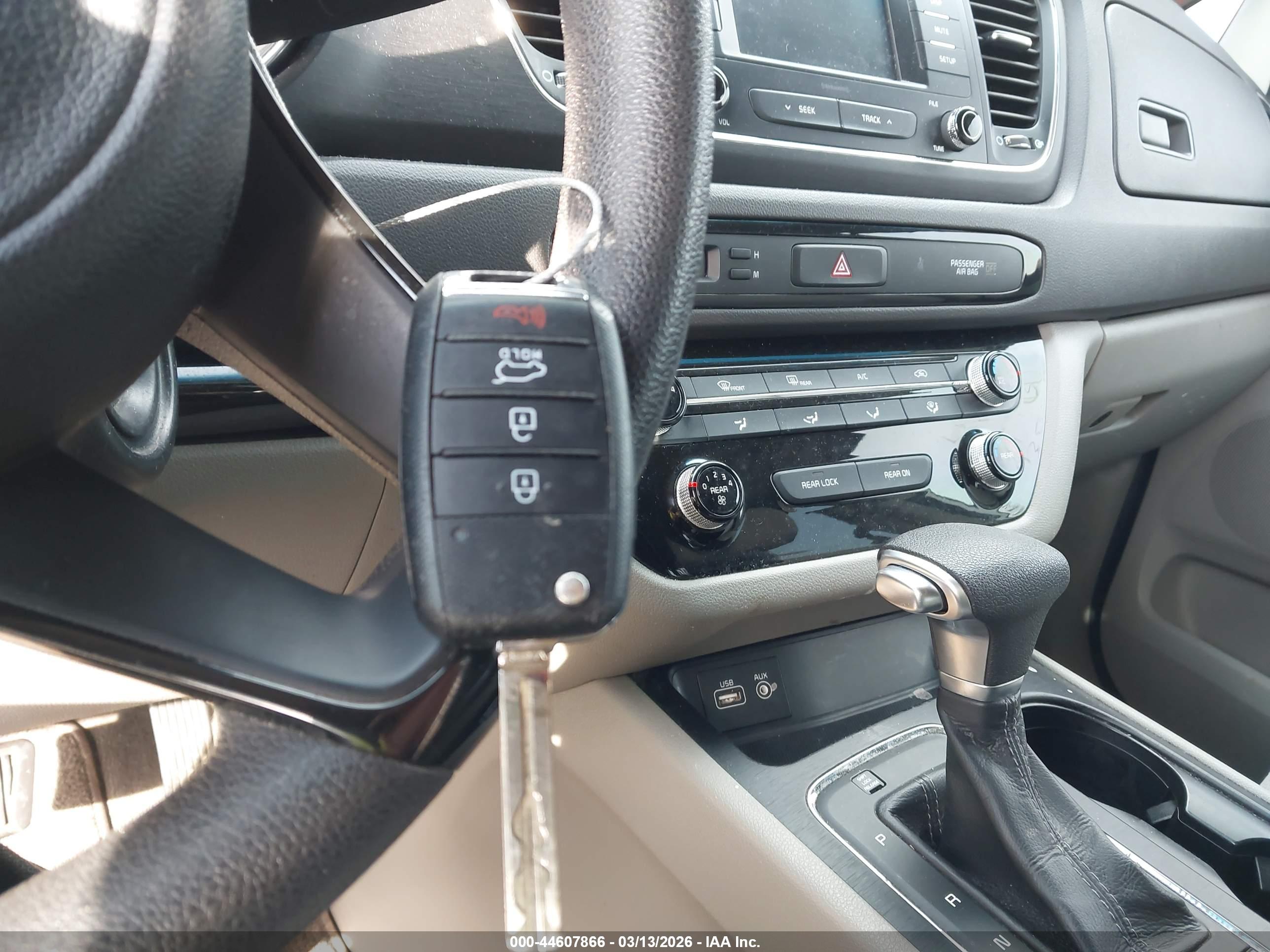 KIA SEDONA image 11