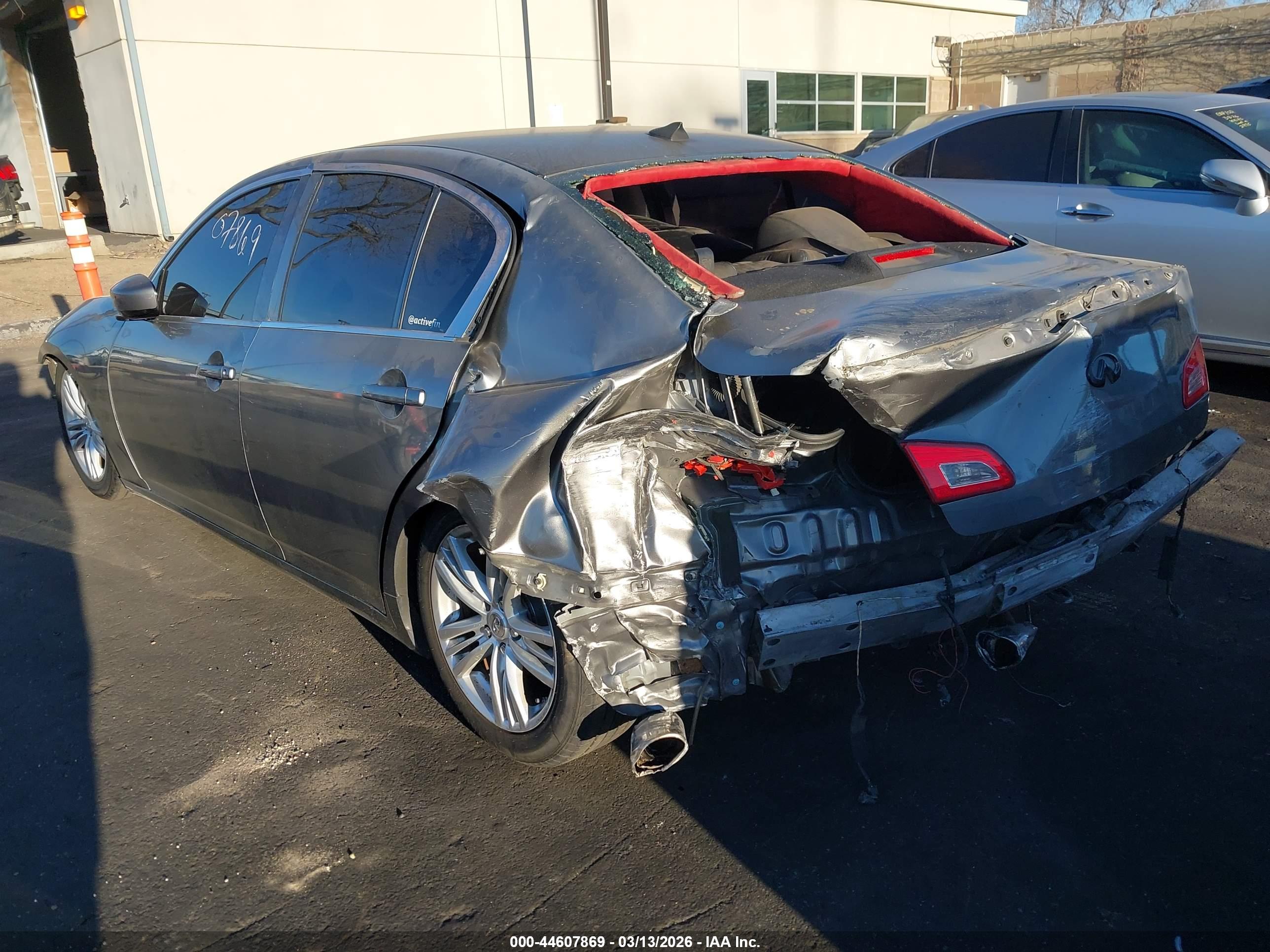 INFINITI G37 image 3