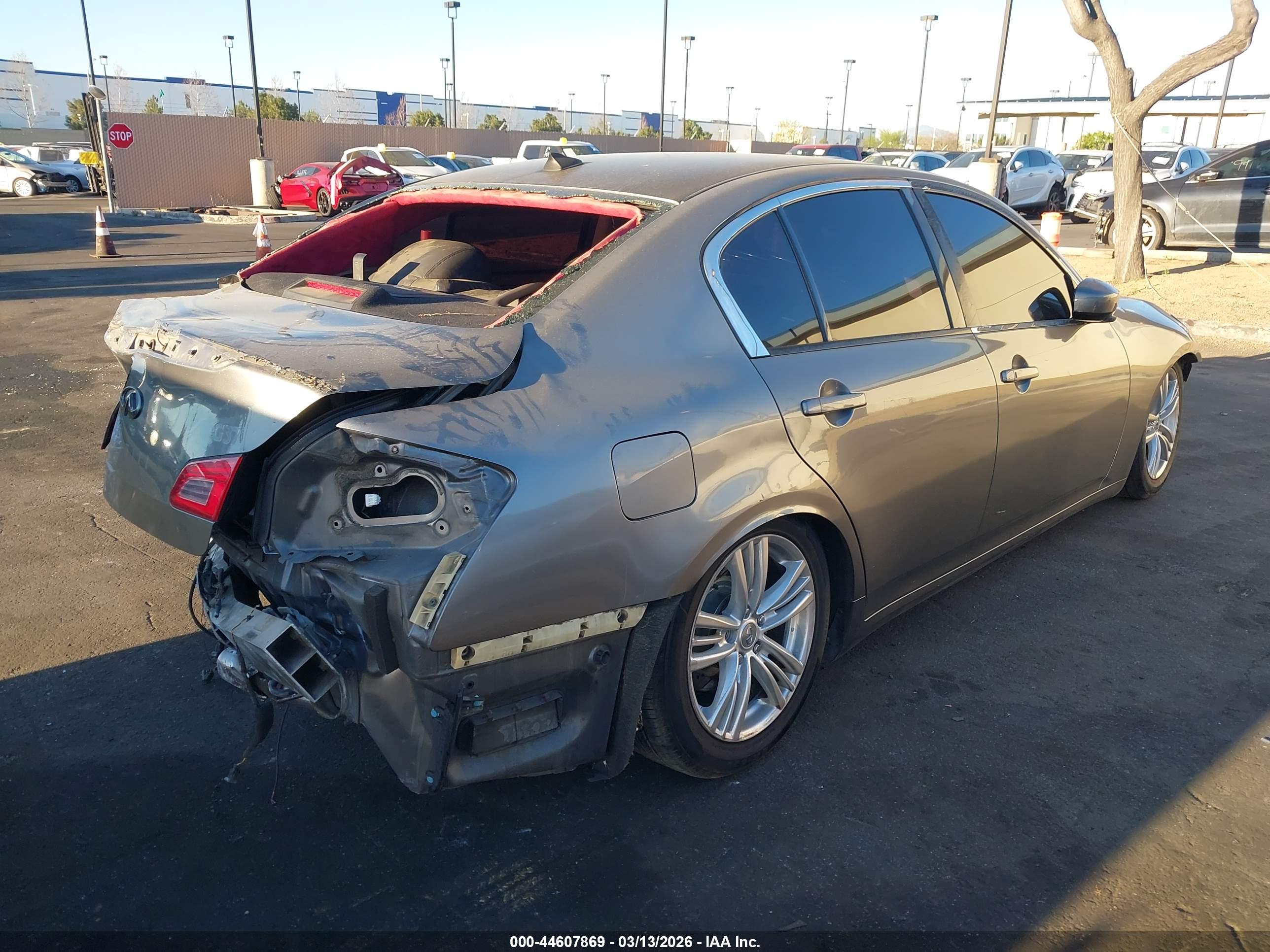 INFINITI G37 image 4