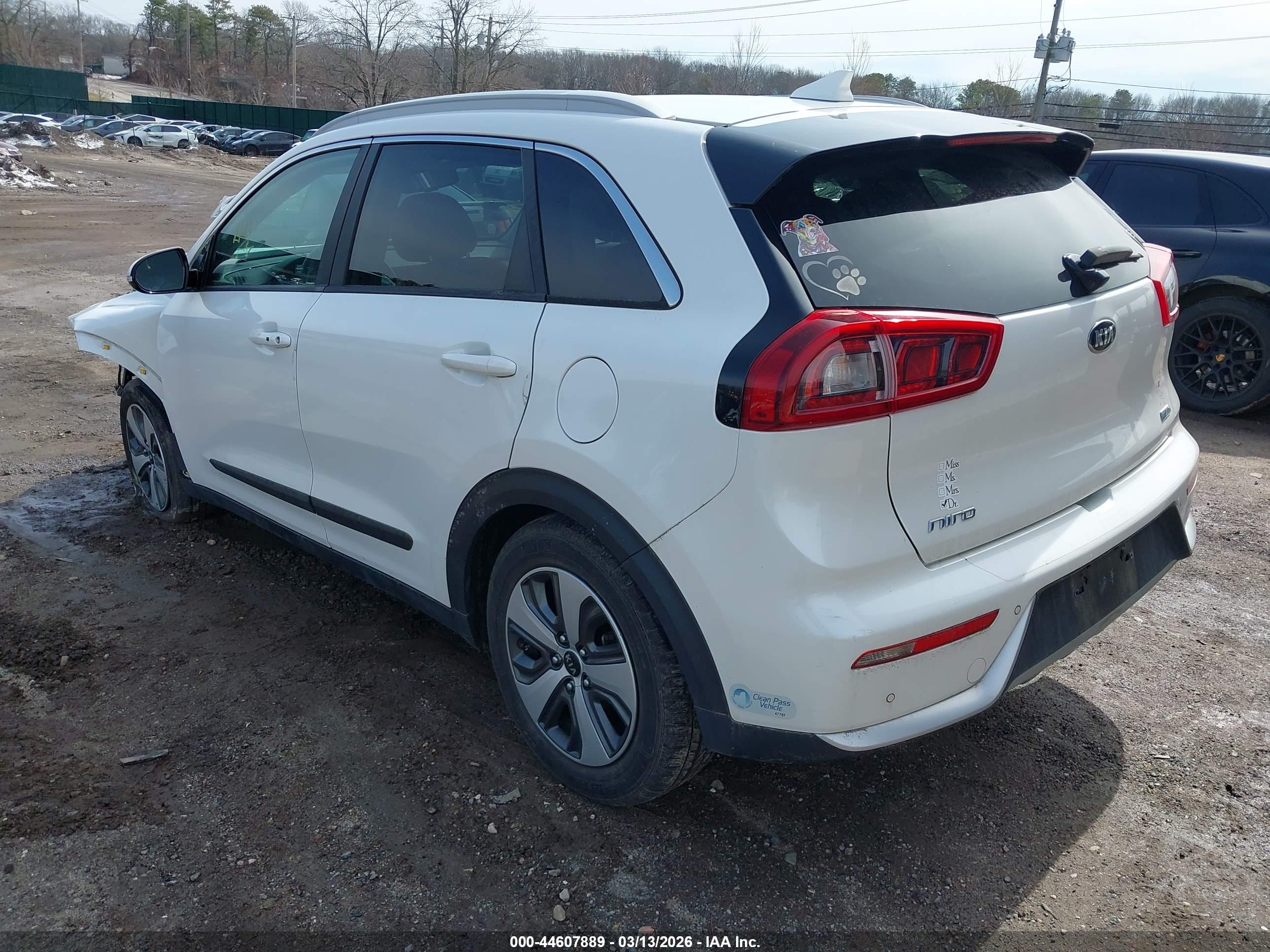 KIA NIRO image 3