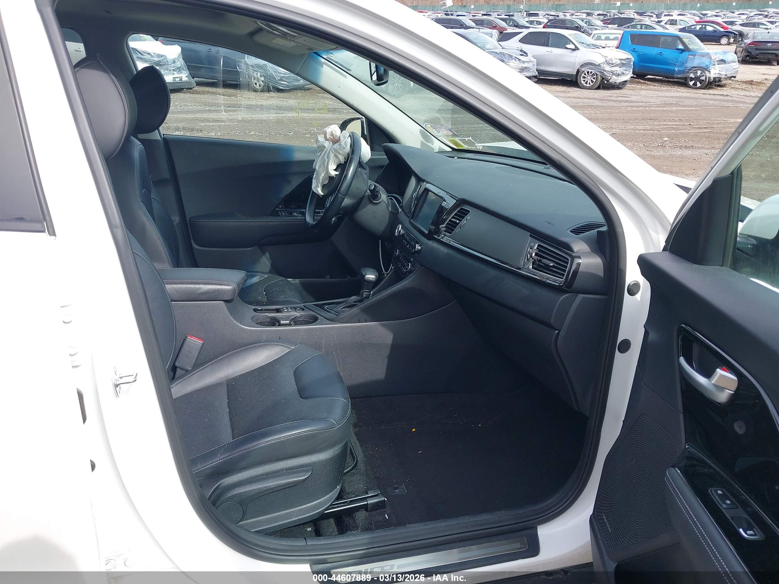 KIA NIRO image 5