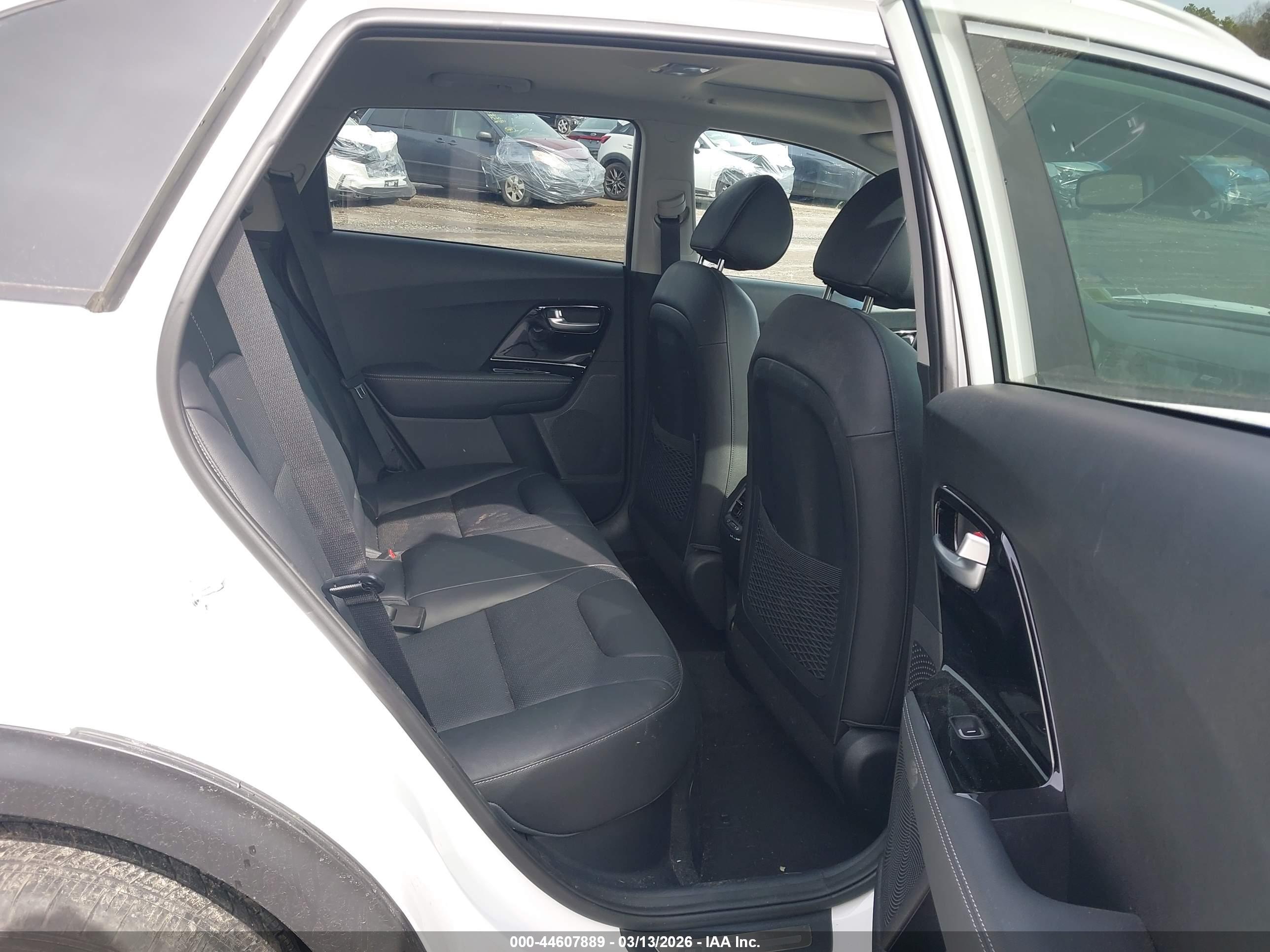 KIA NIRO image 8