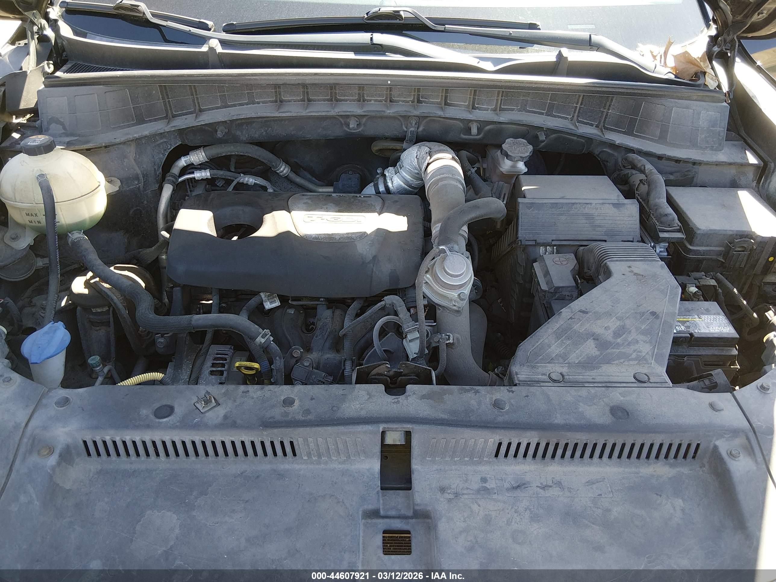HYUNDAI TUCSON image 10