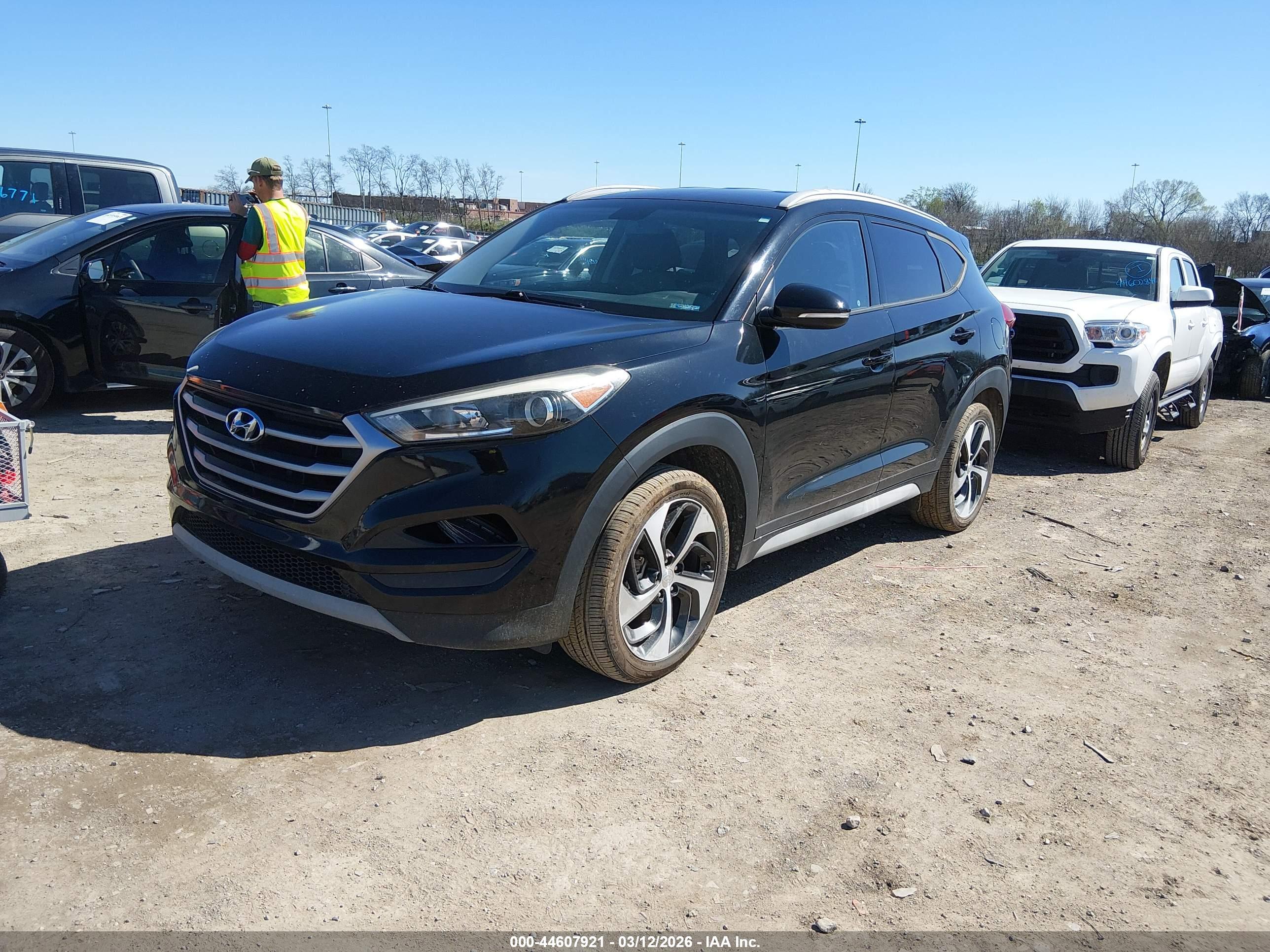 HYUNDAI TUCSON image 2