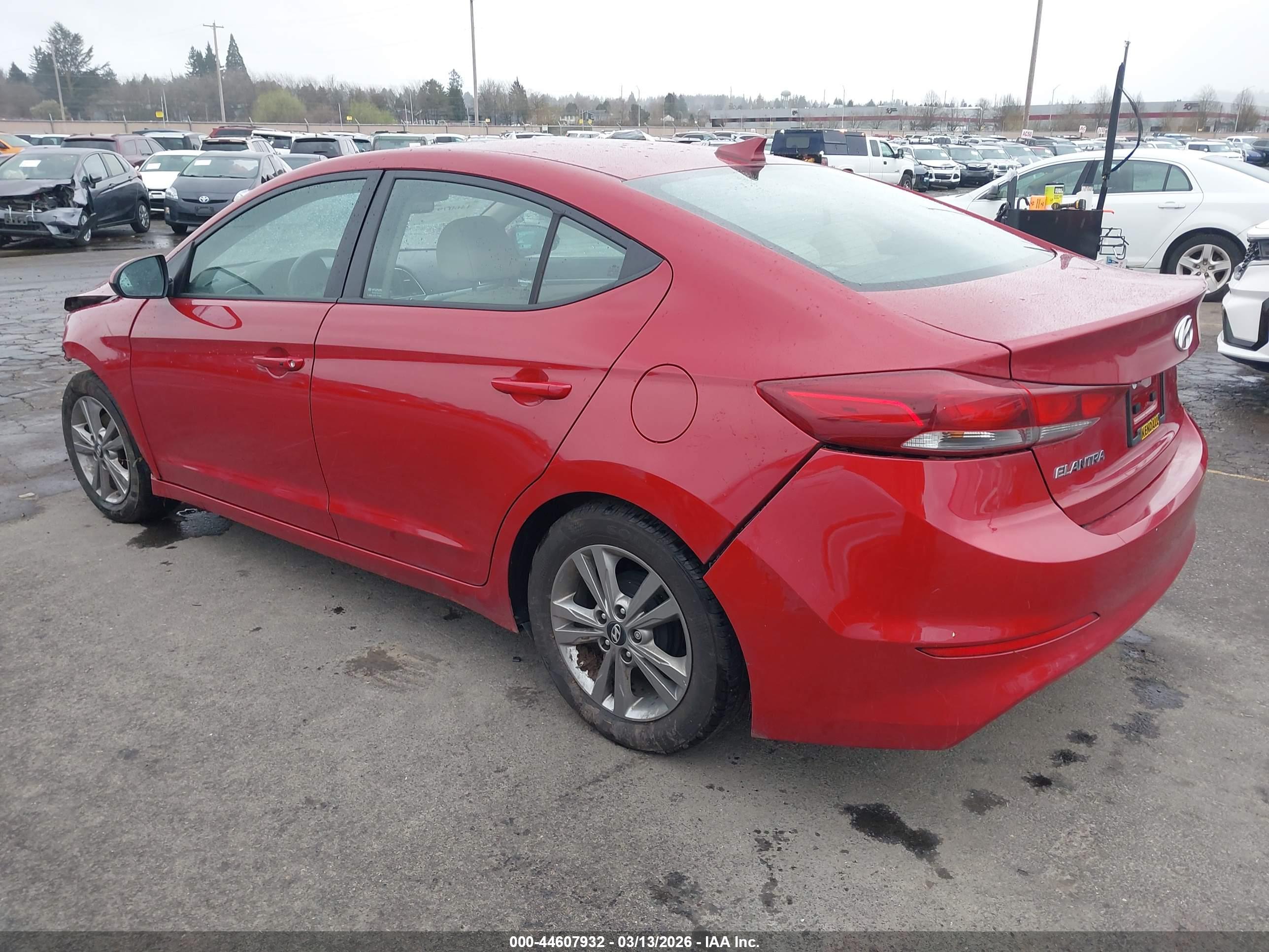 HYUNDAI ELANTRA image 3