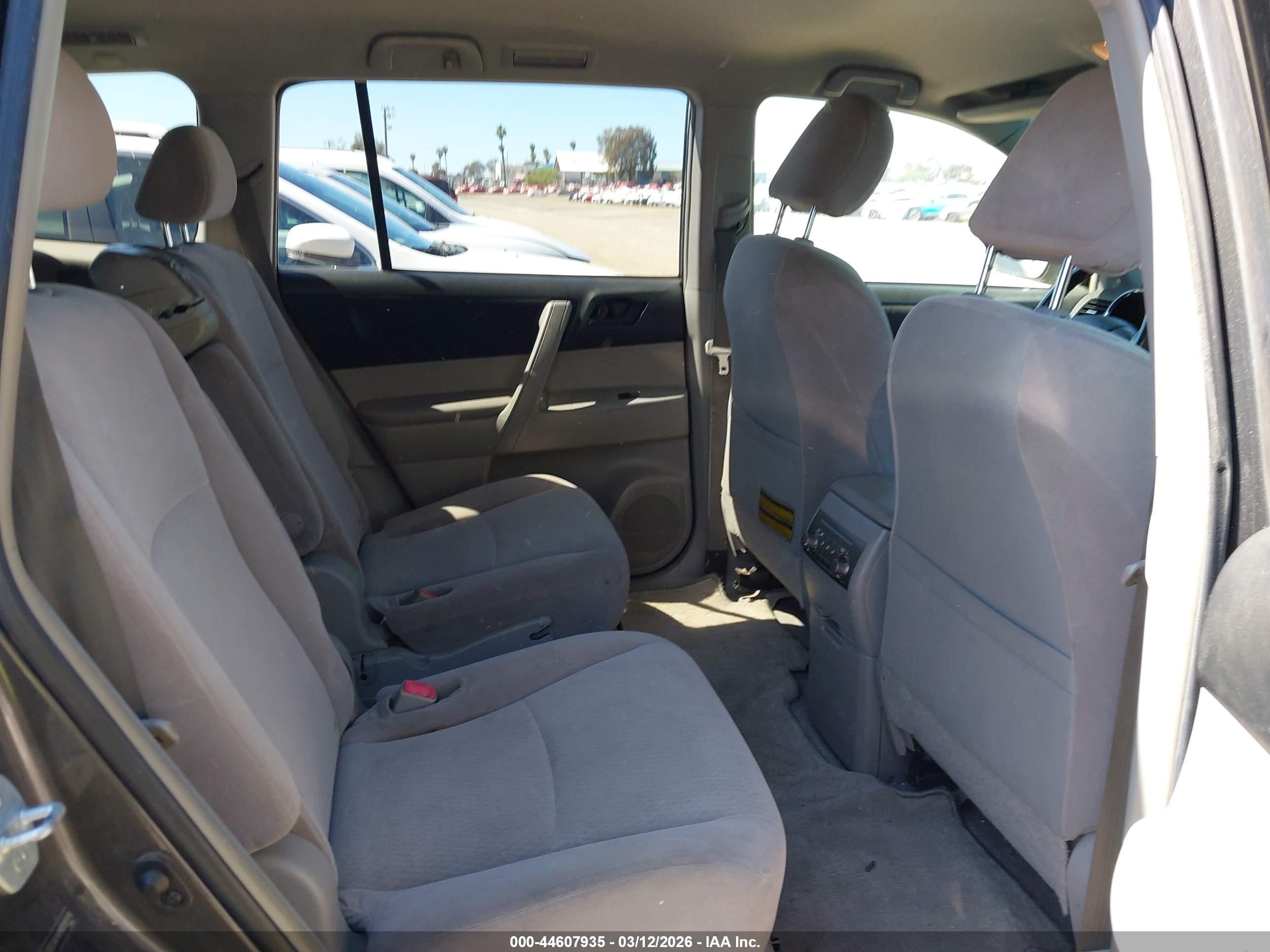 TOYOTA HIGHLANDER image 8