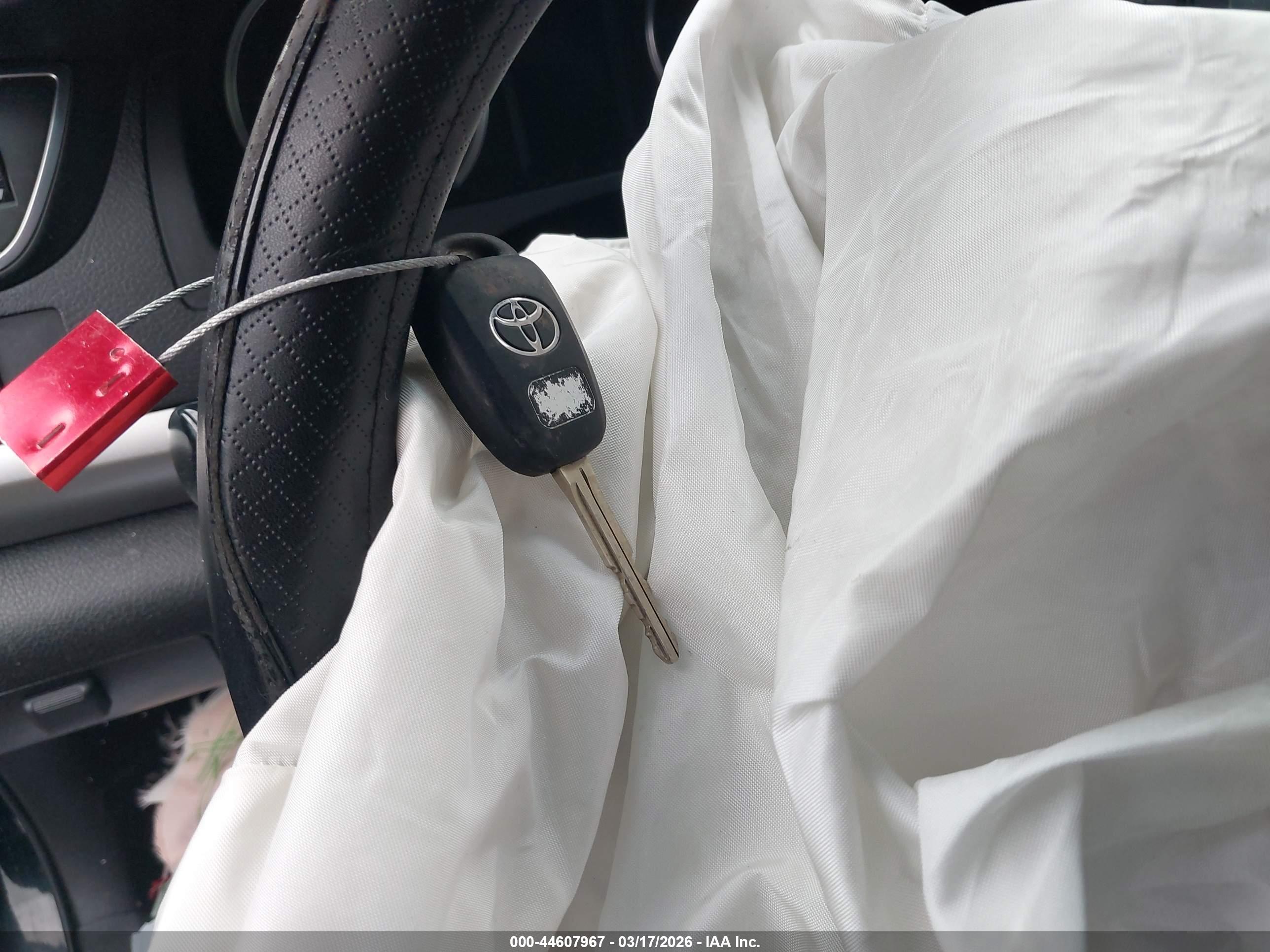 TOYOTA CAMRY image 11