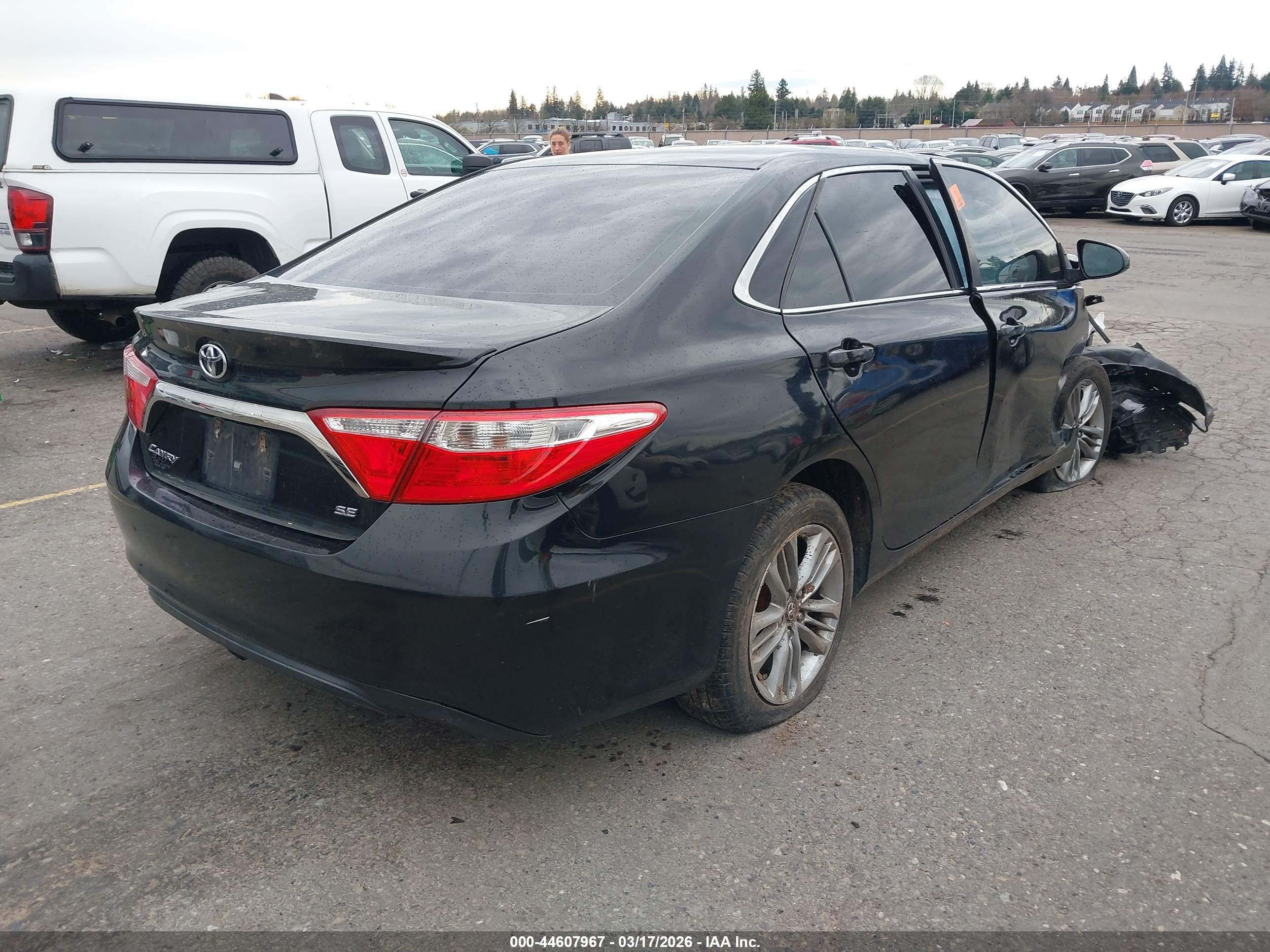 TOYOTA CAMRY image 4