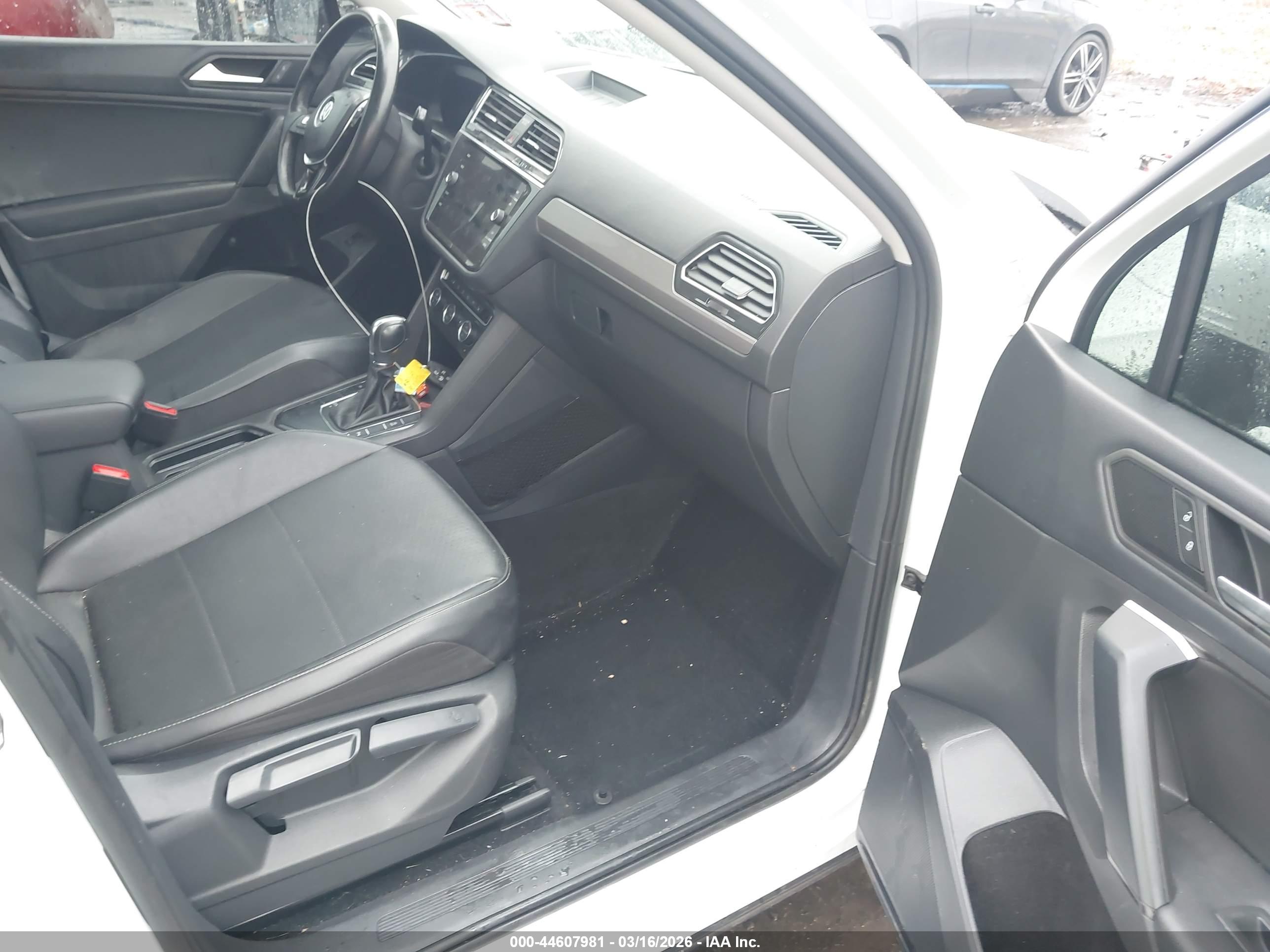VOLKSWAGEN TIGUAN image 5