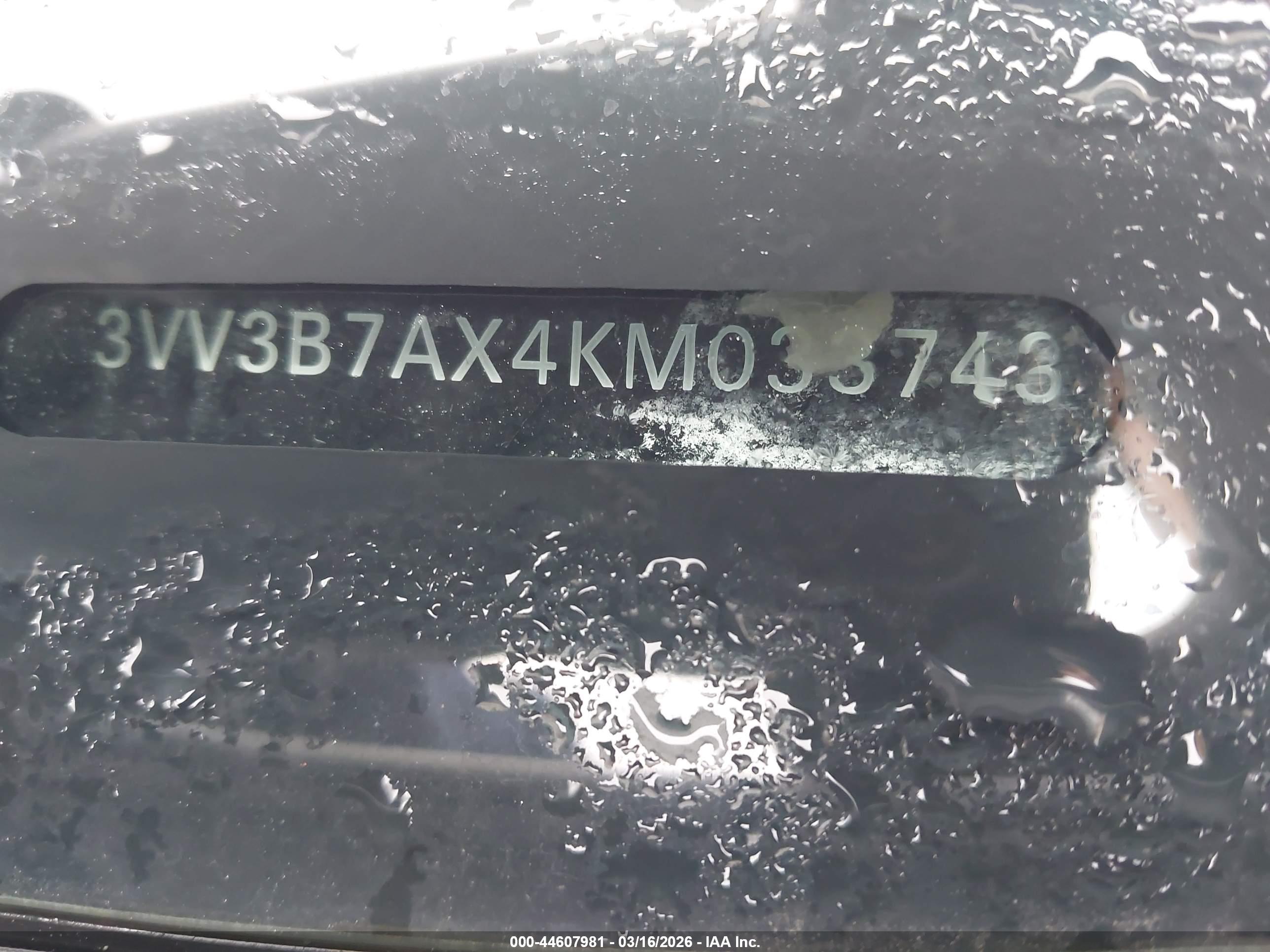 VOLKSWAGEN TIGUAN image 9