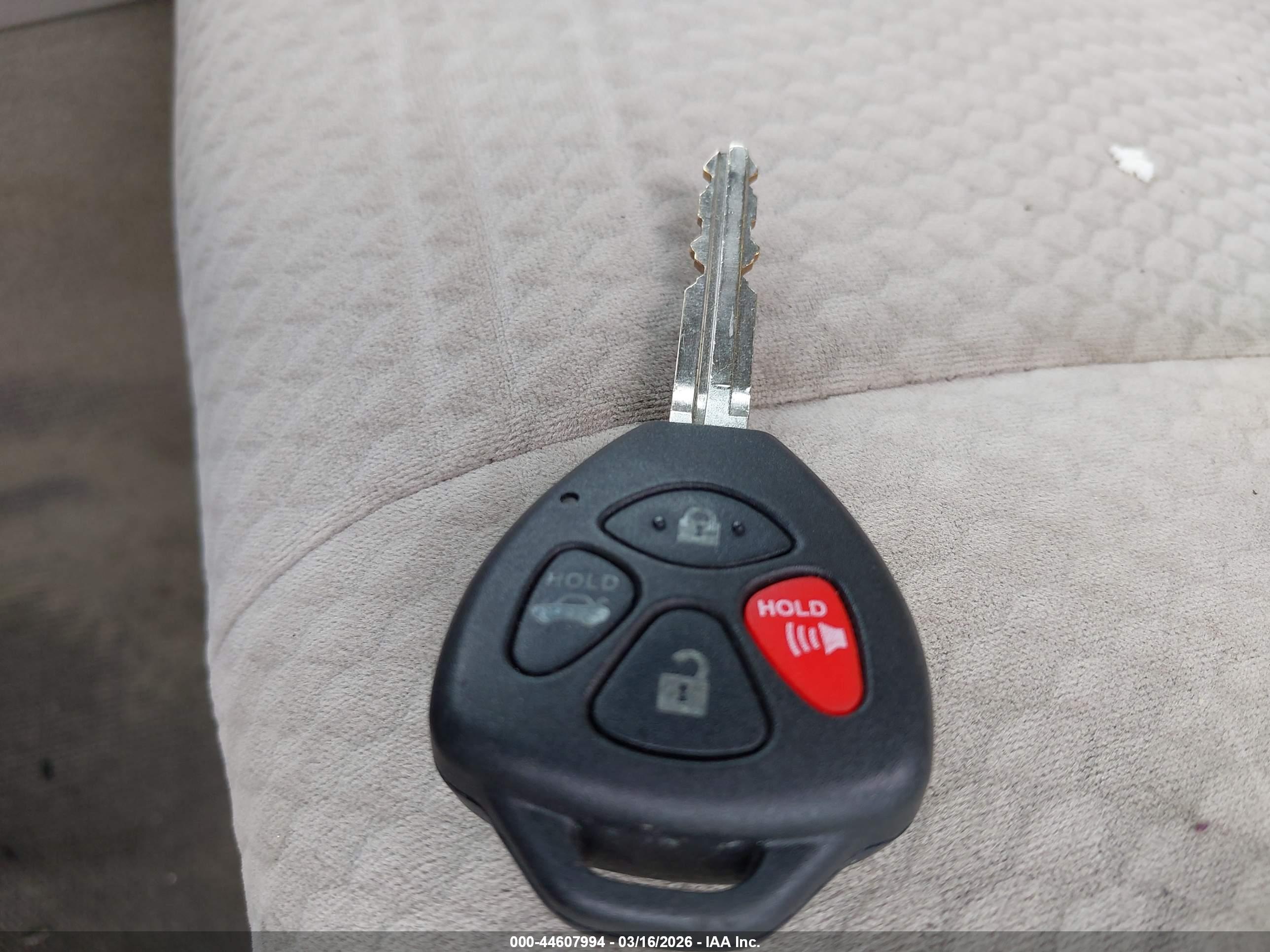 TOYOTA CAMRY image 11