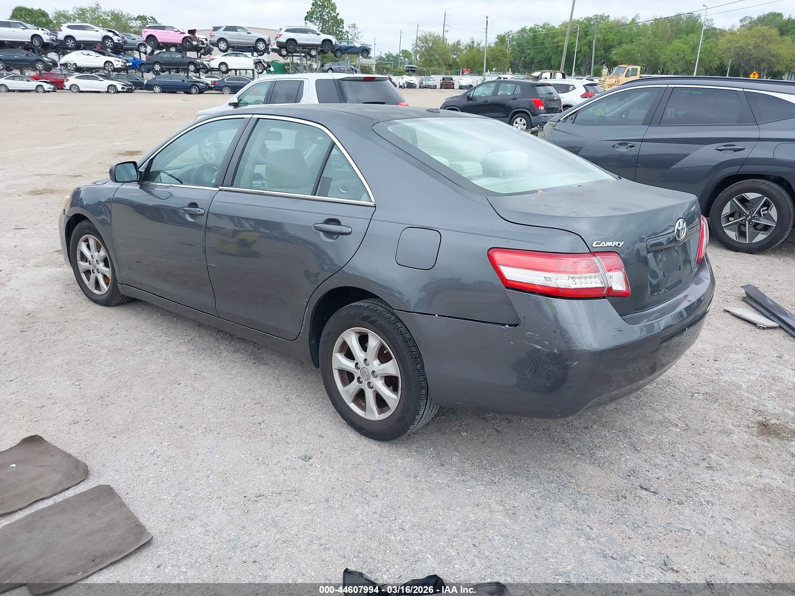 TOYOTA CAMRY image 3