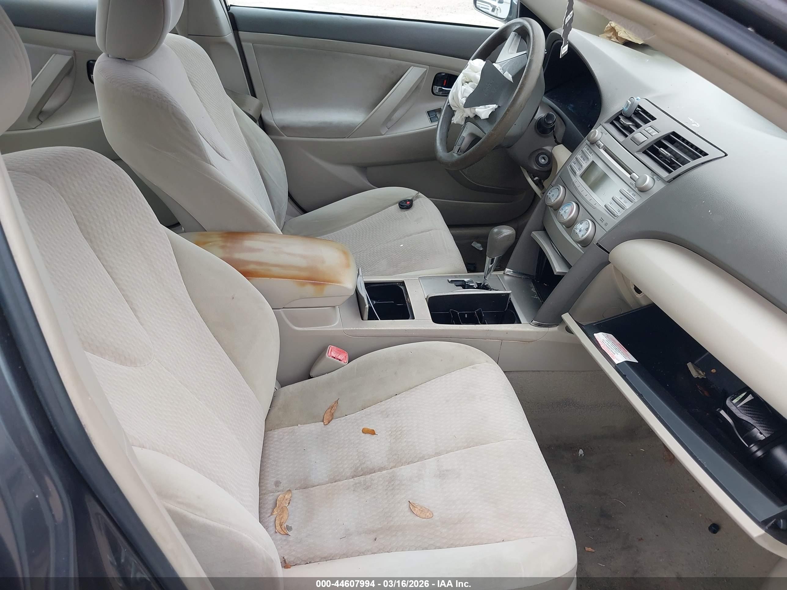 TOYOTA CAMRY image 5