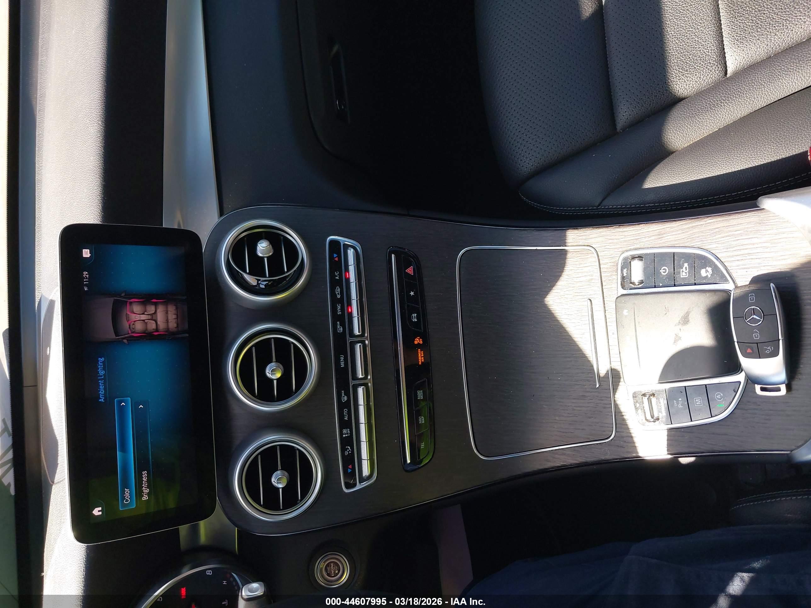MERCEDES-BENZ GLC image 11