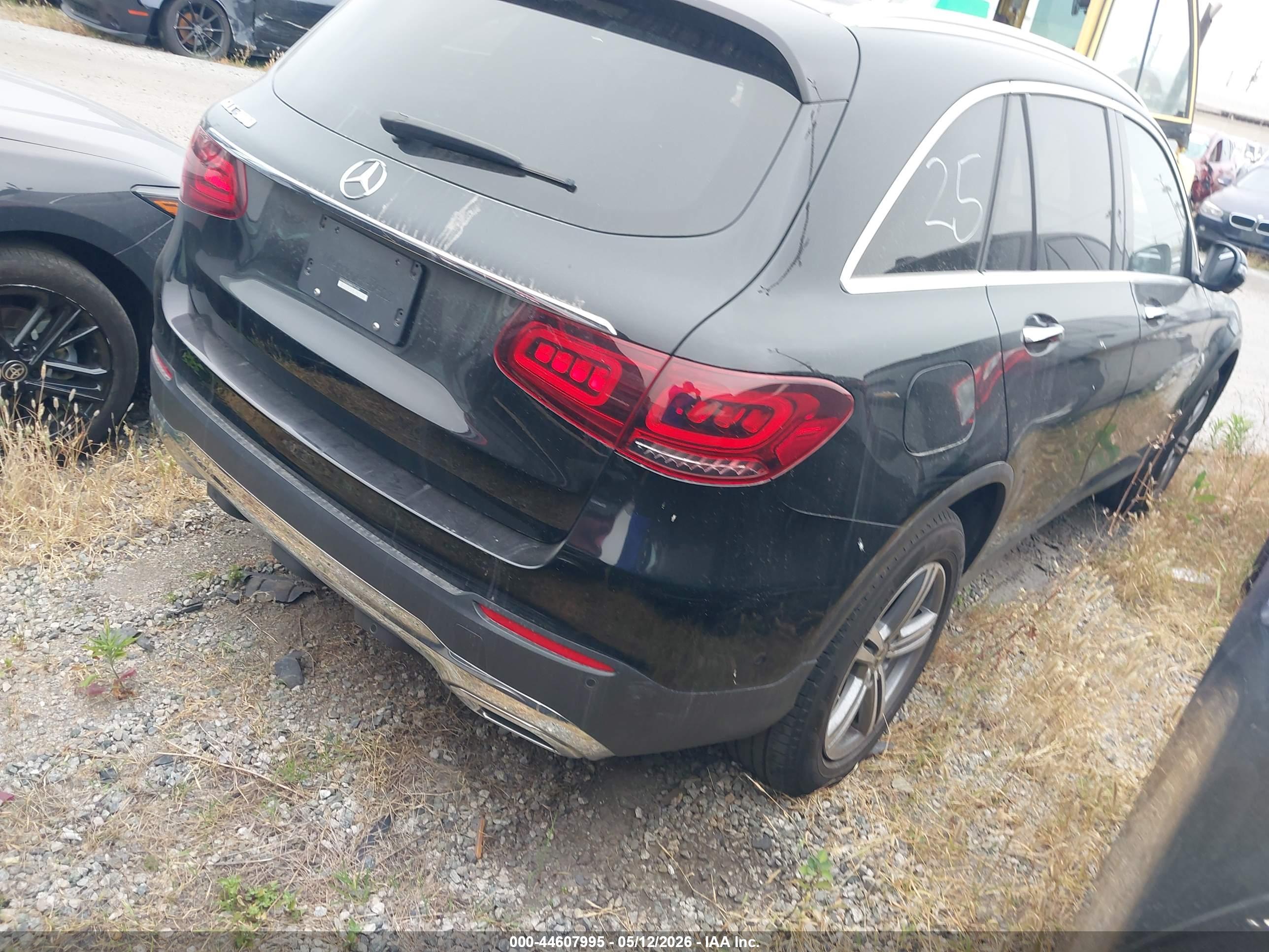 MERCEDES-BENZ GLC image 4