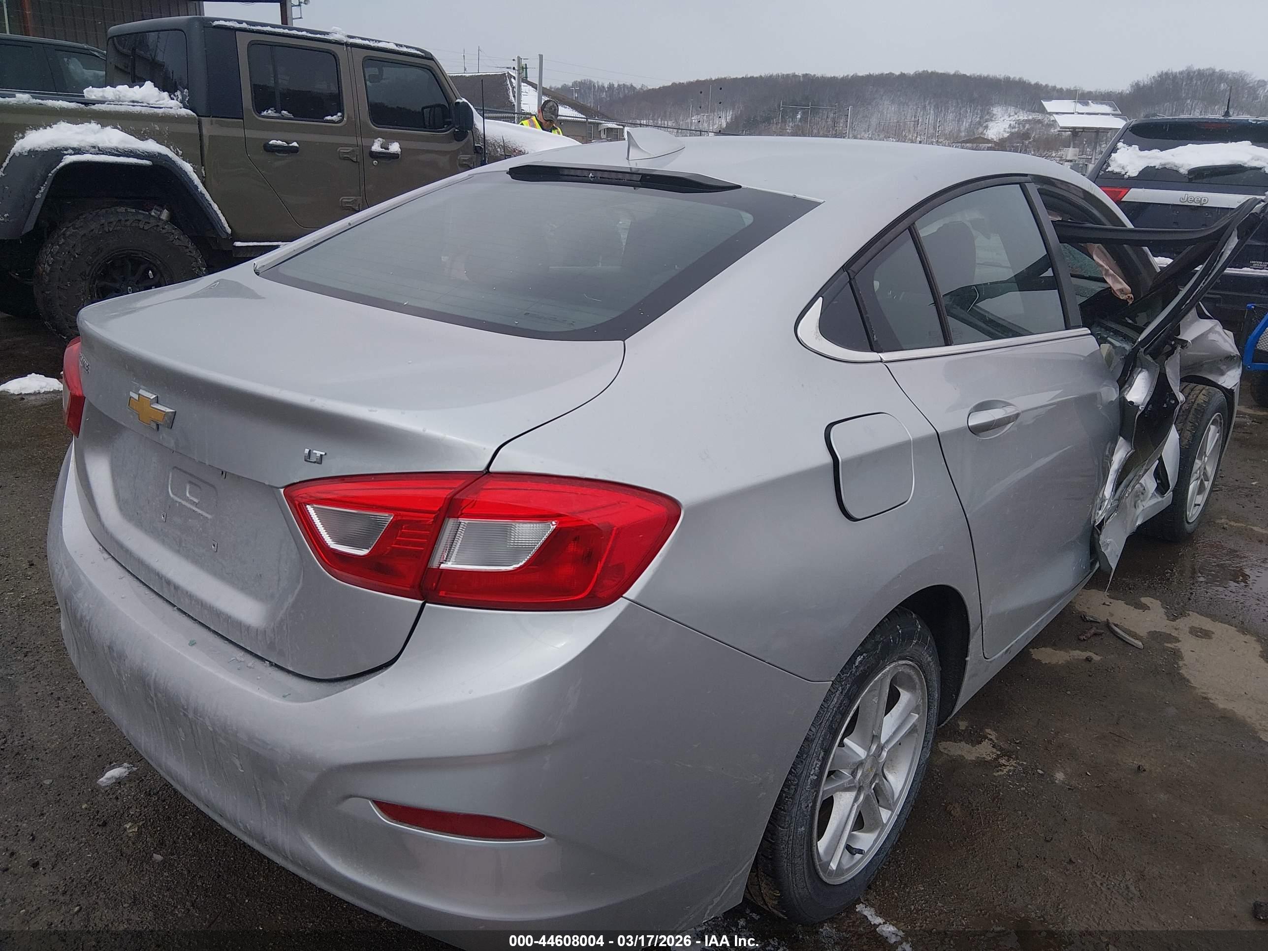 CHEVROLET CRUZE image 4