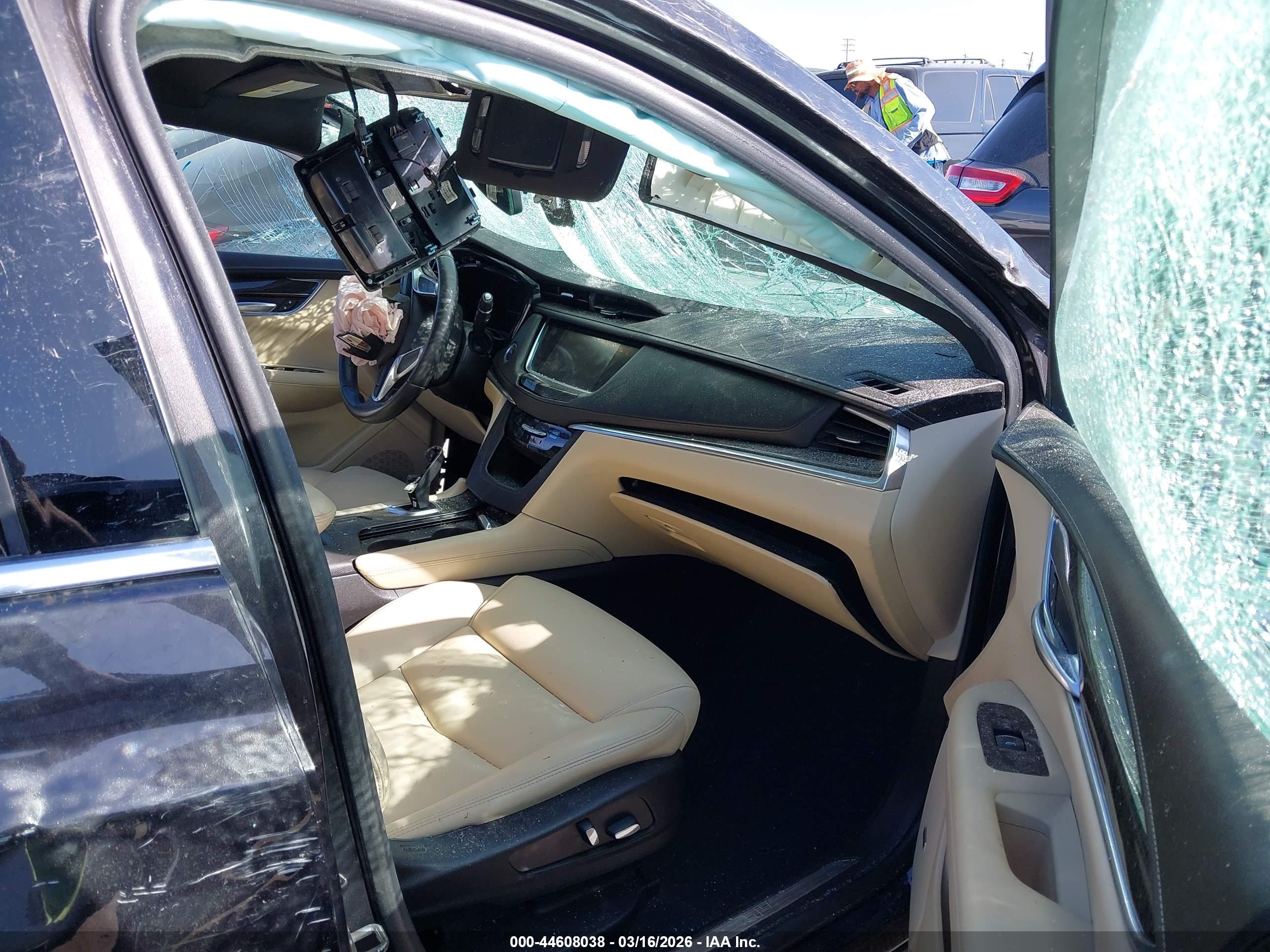 CADILLAC XT5 image 5