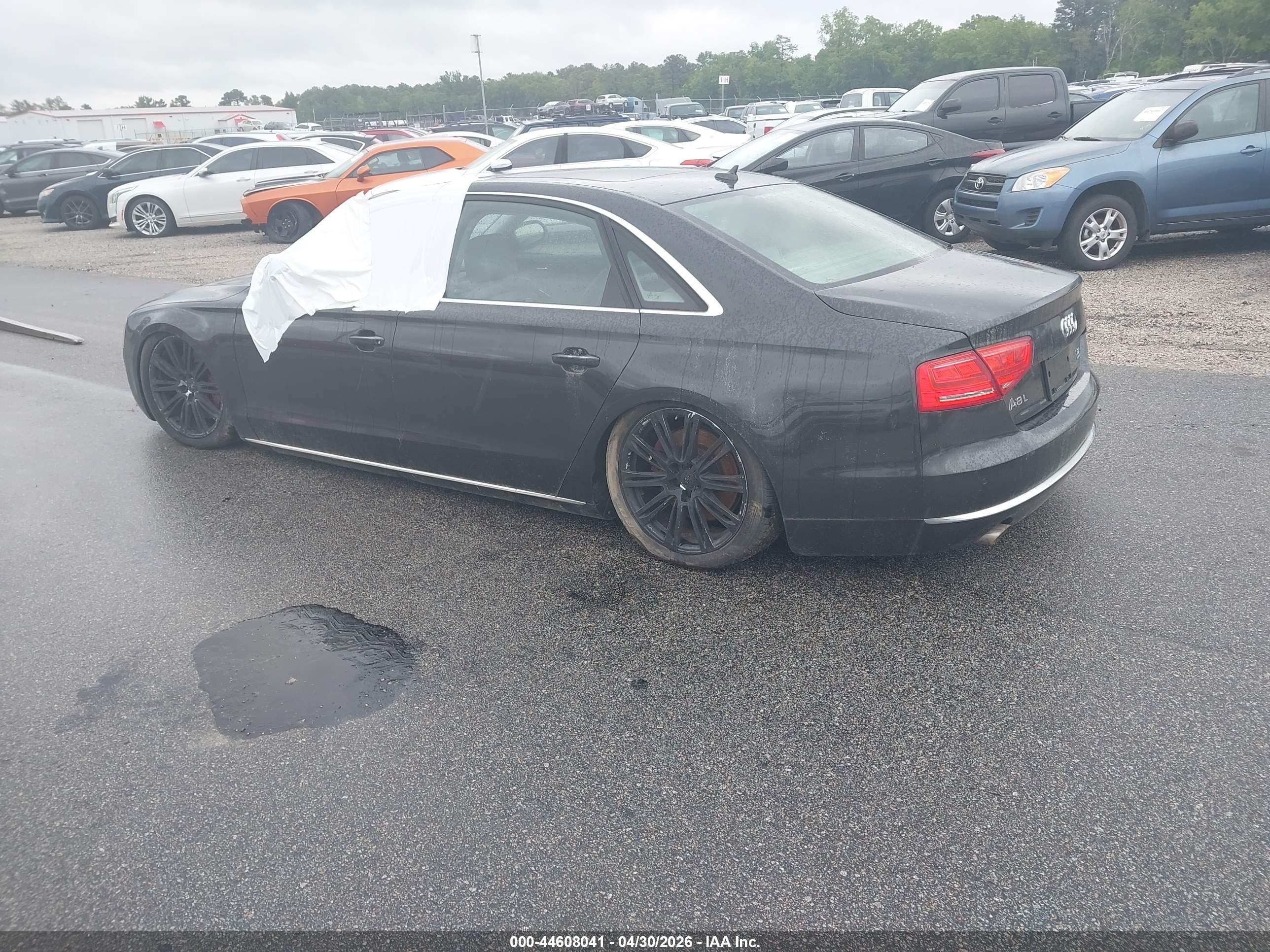 AUDI A8 image 3