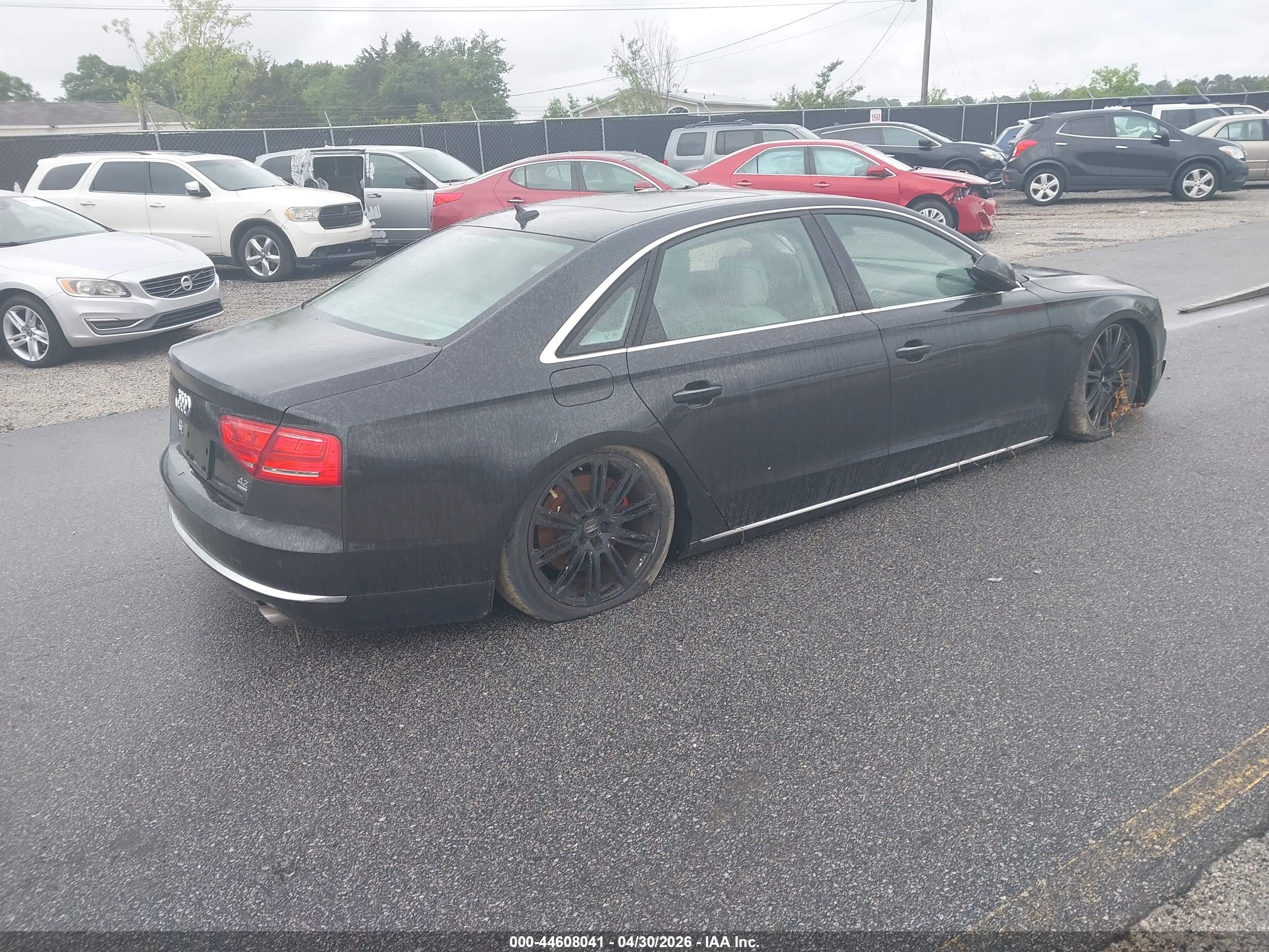 AUDI A8 image 4