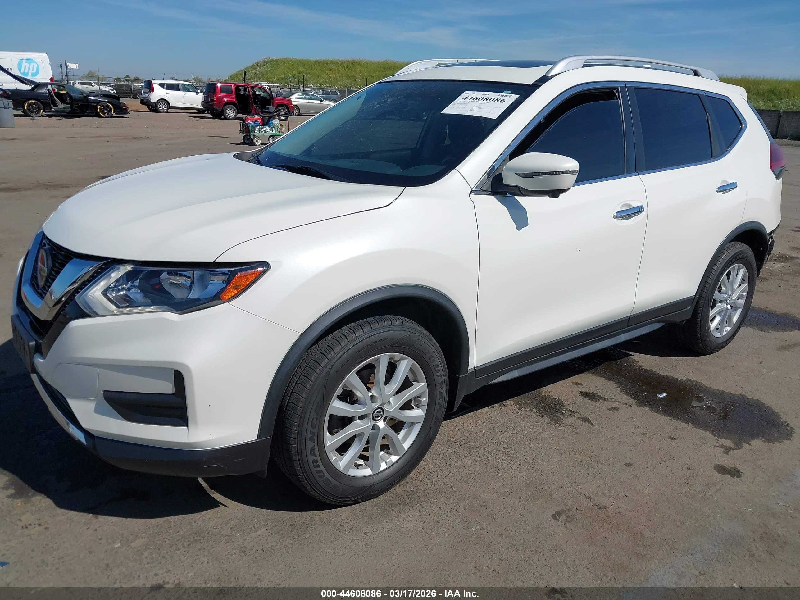 NISSAN ROGUE image 2