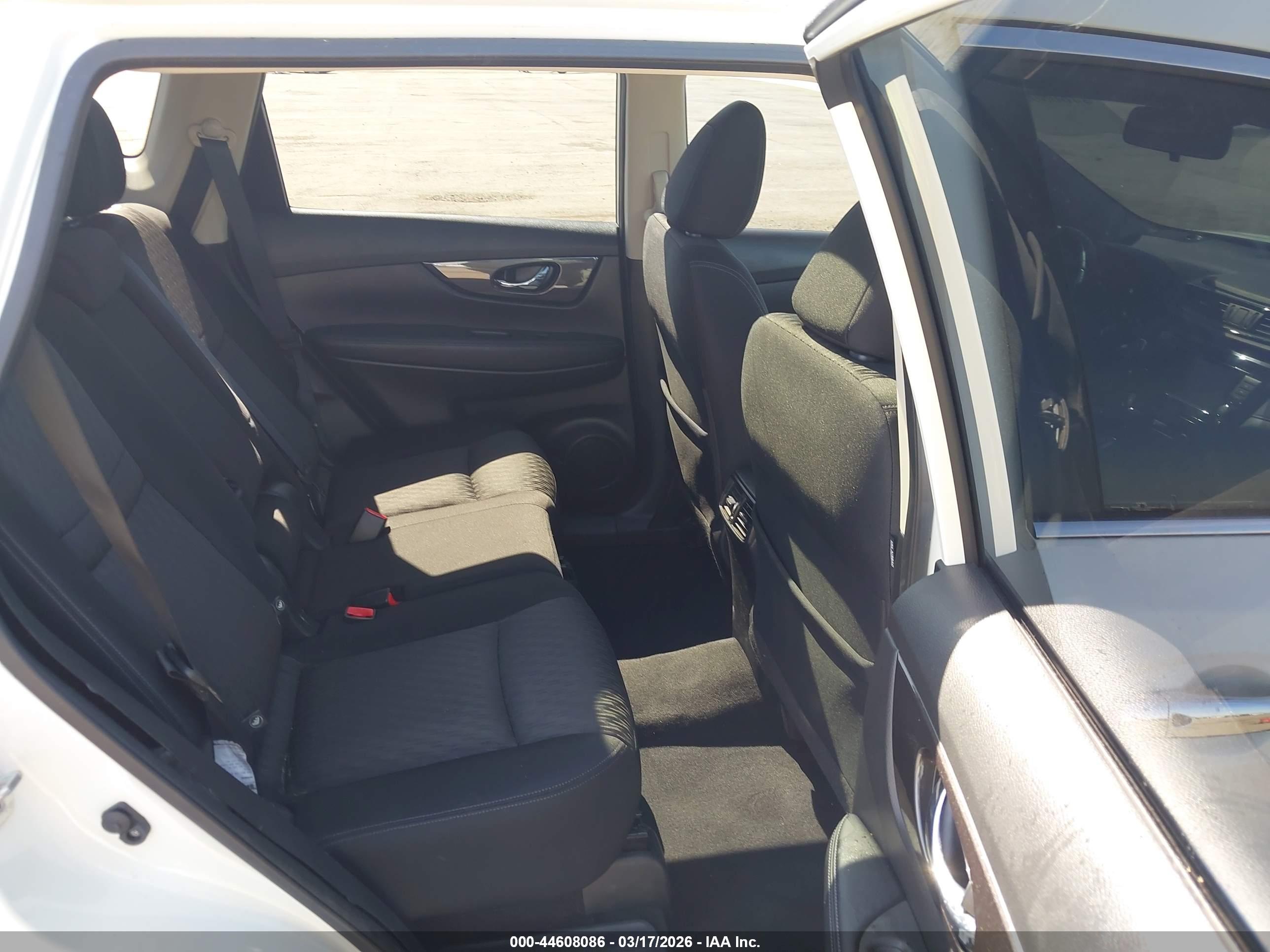NISSAN ROGUE image 8