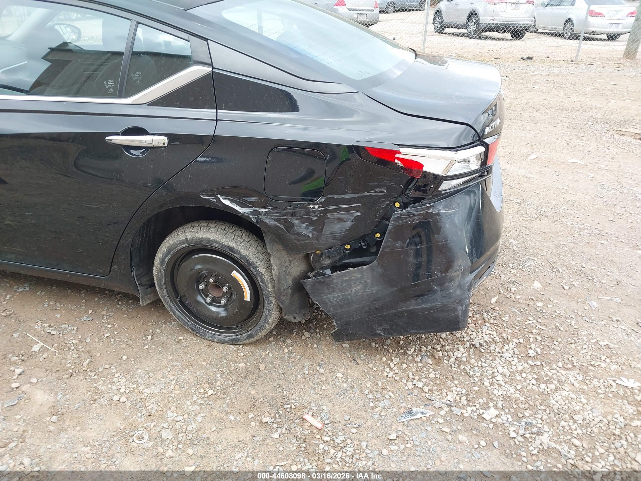 NISSAN ALTIMA image 6