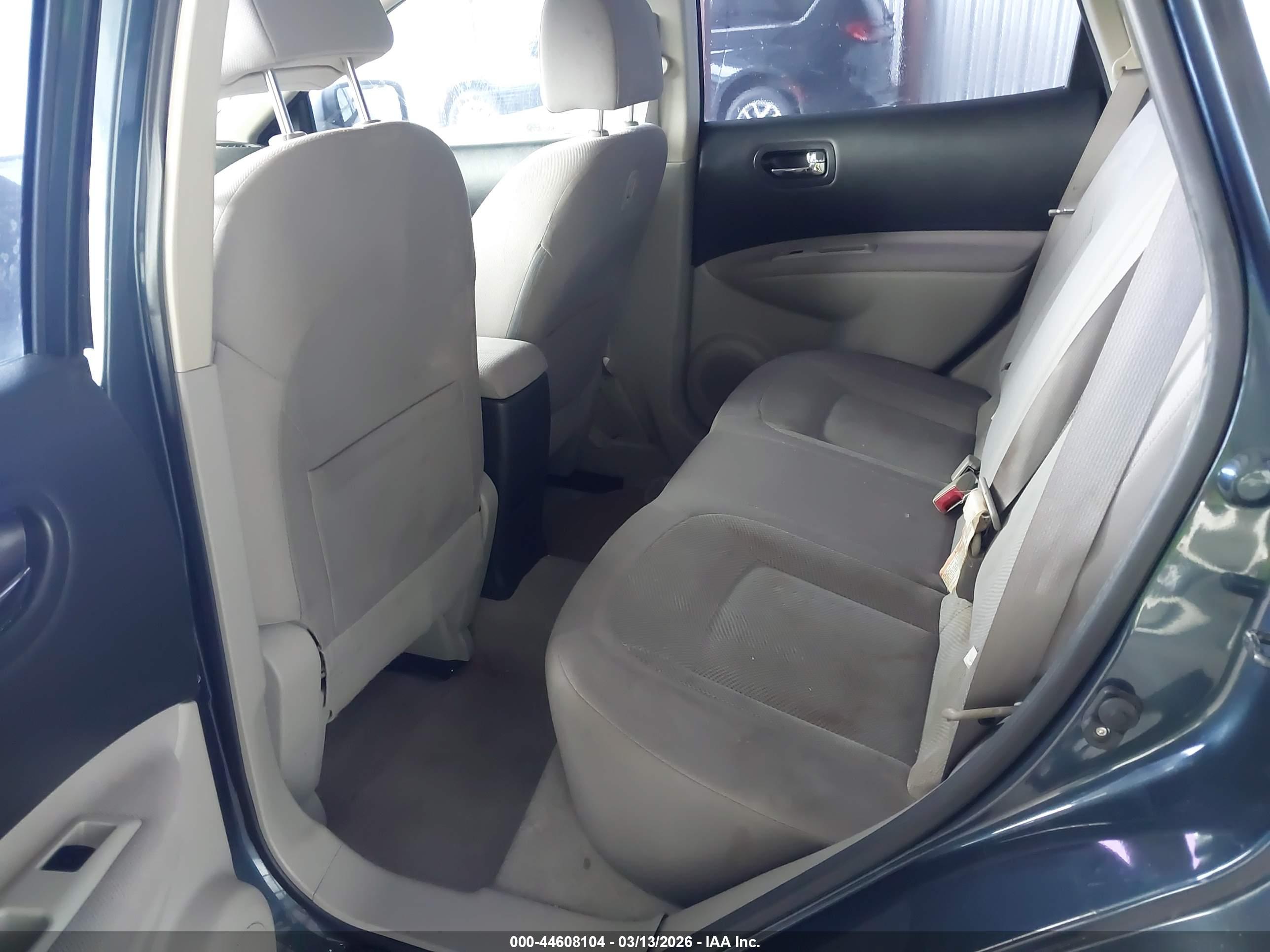 NISSAN ROGUE image 8