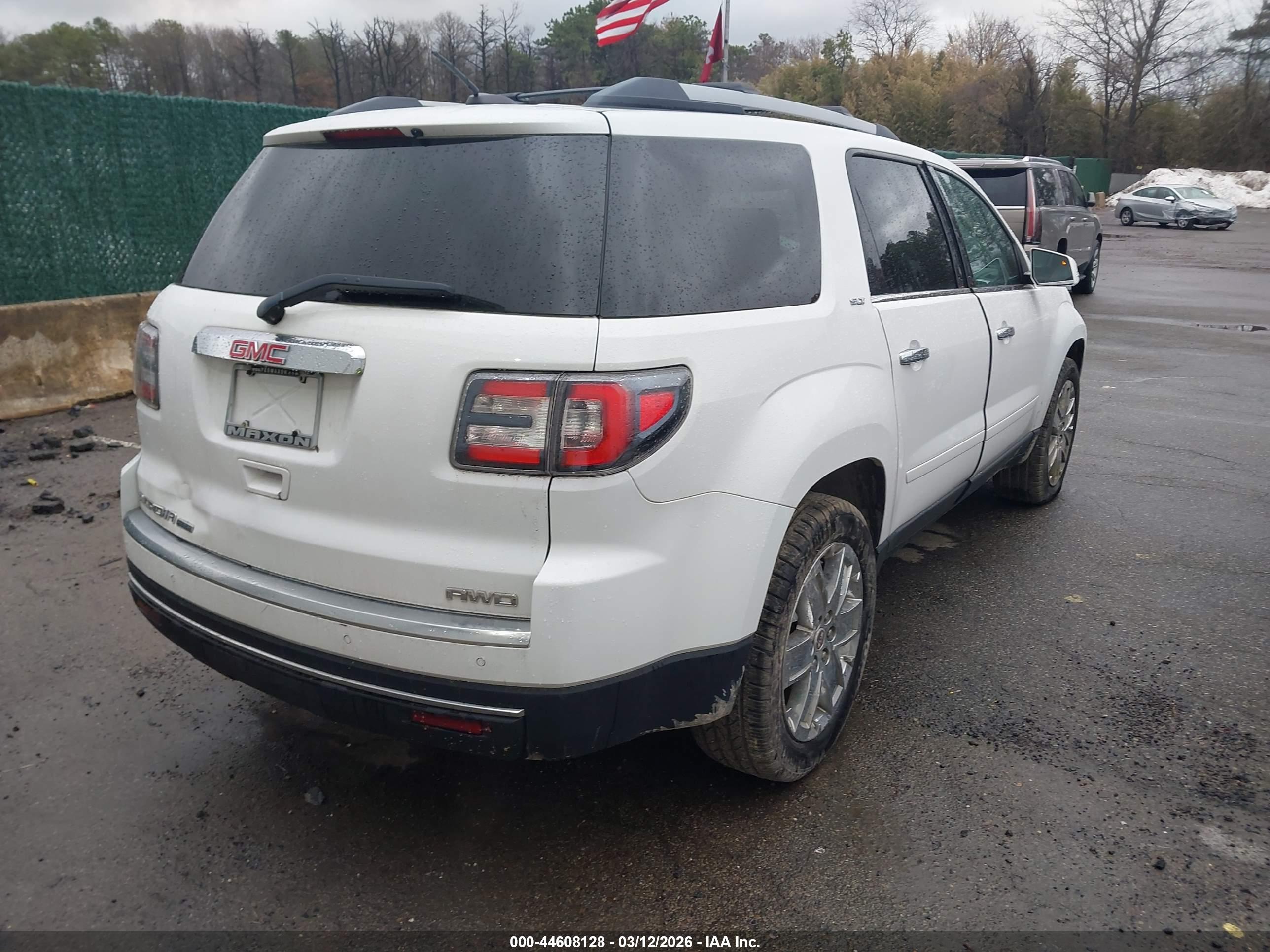 GMC ACADIA image 4