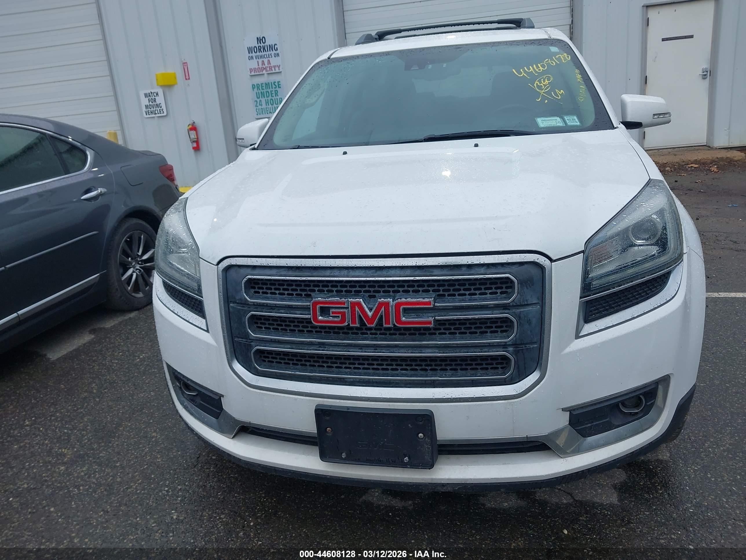 GMC ACADIA image 6