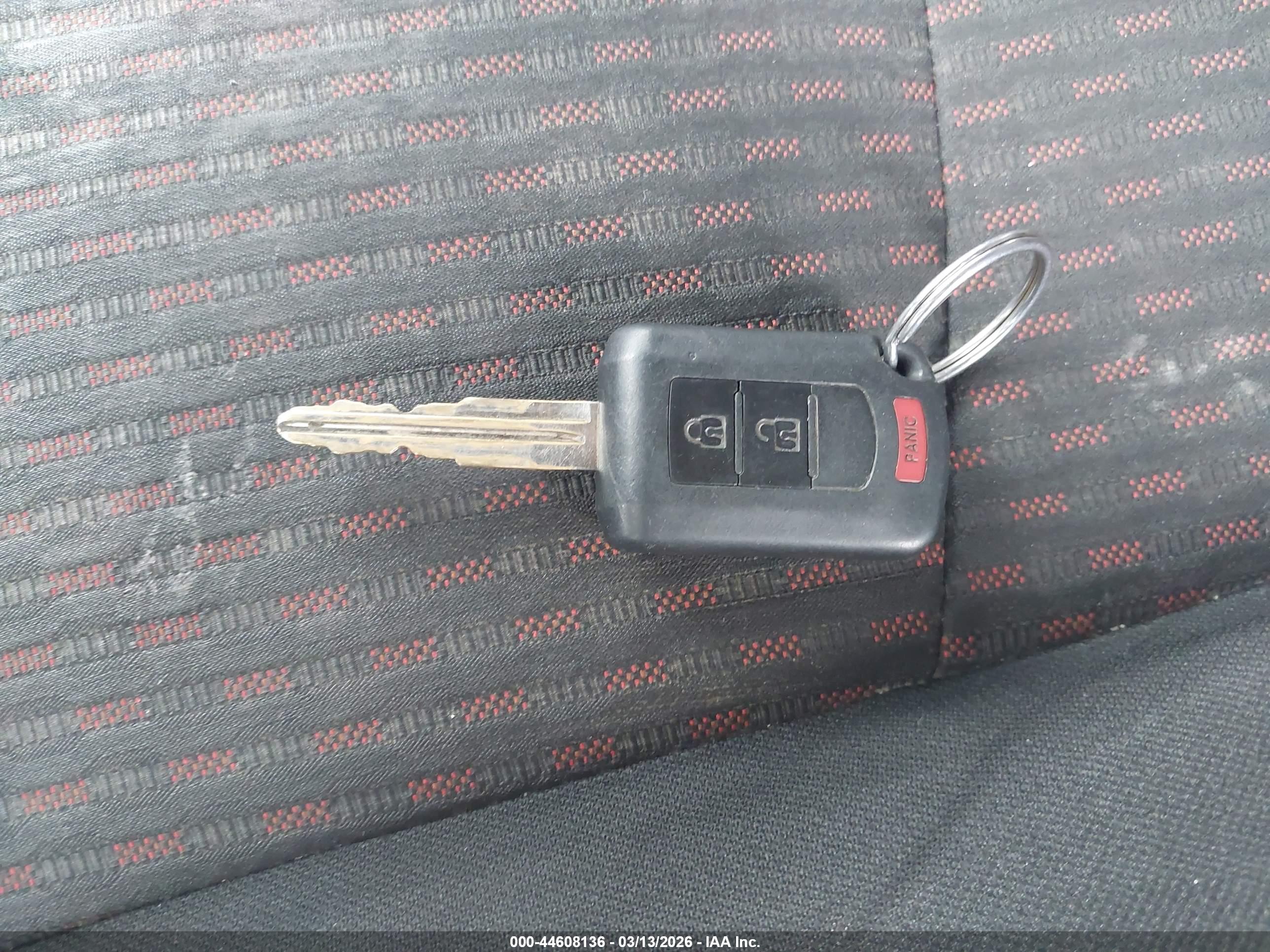 MITSUBISHI OUTLANDER image 11