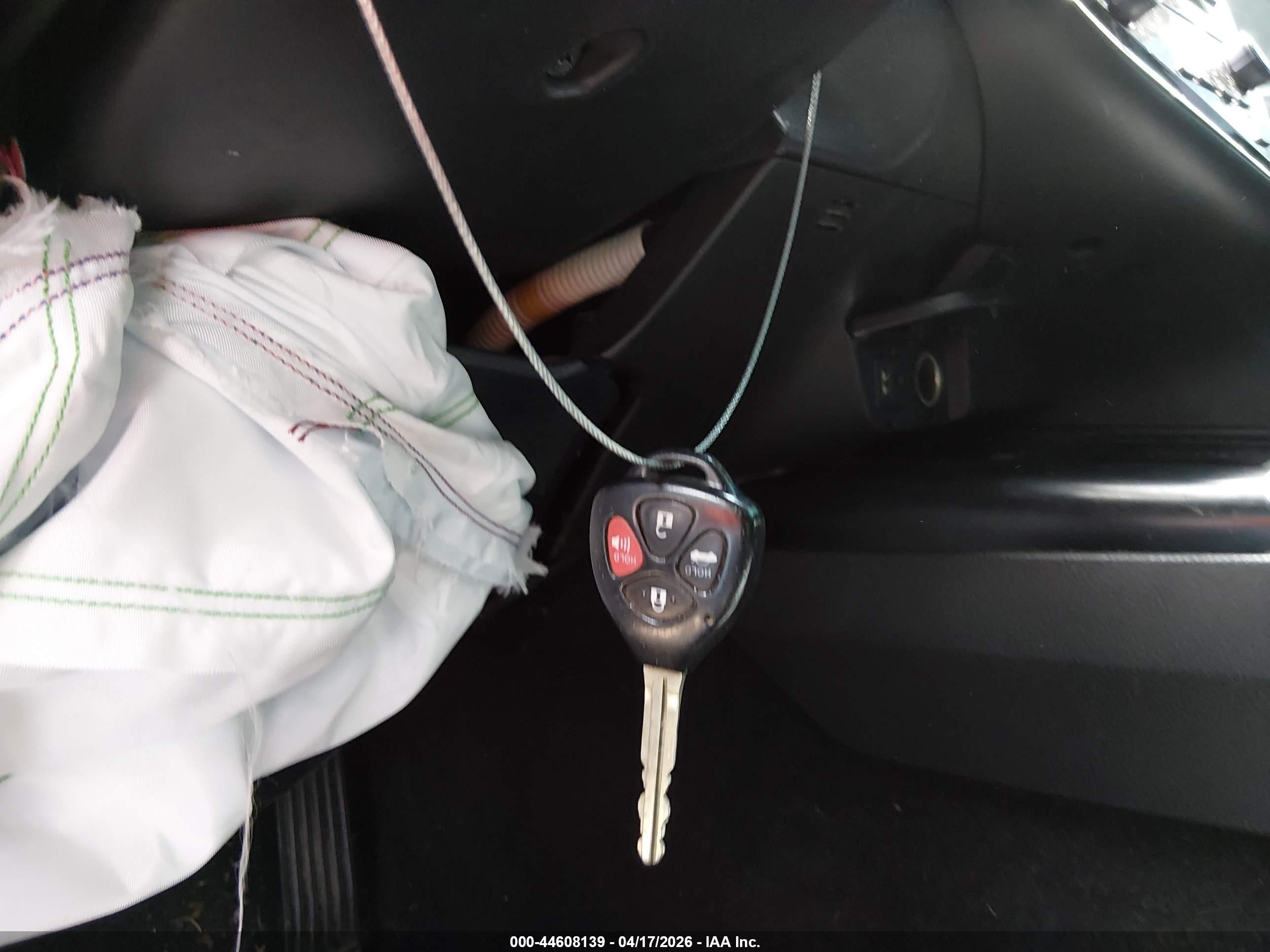 TOYOTA CAMRY image 11