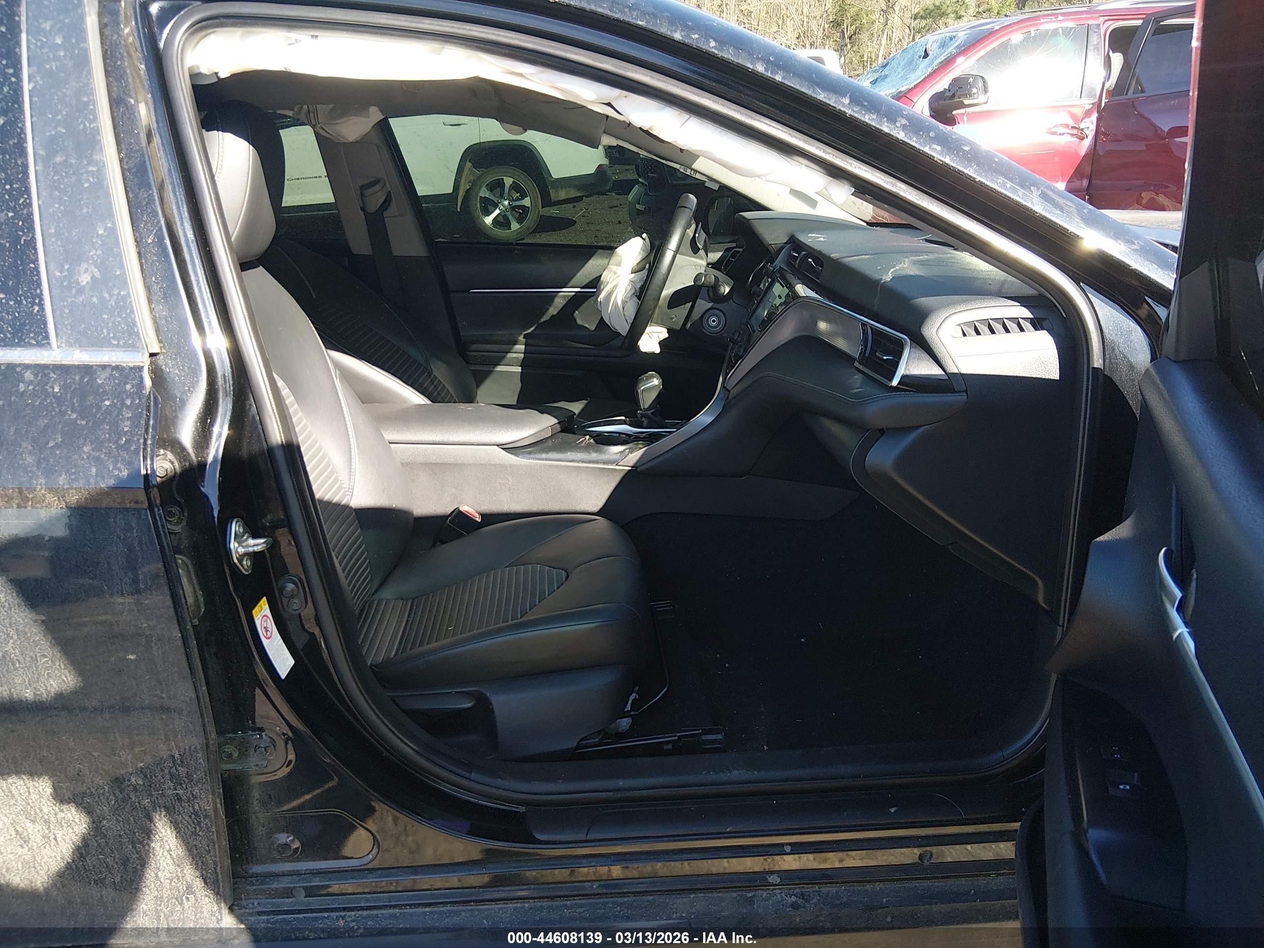 TOYOTA CAMRY image 5