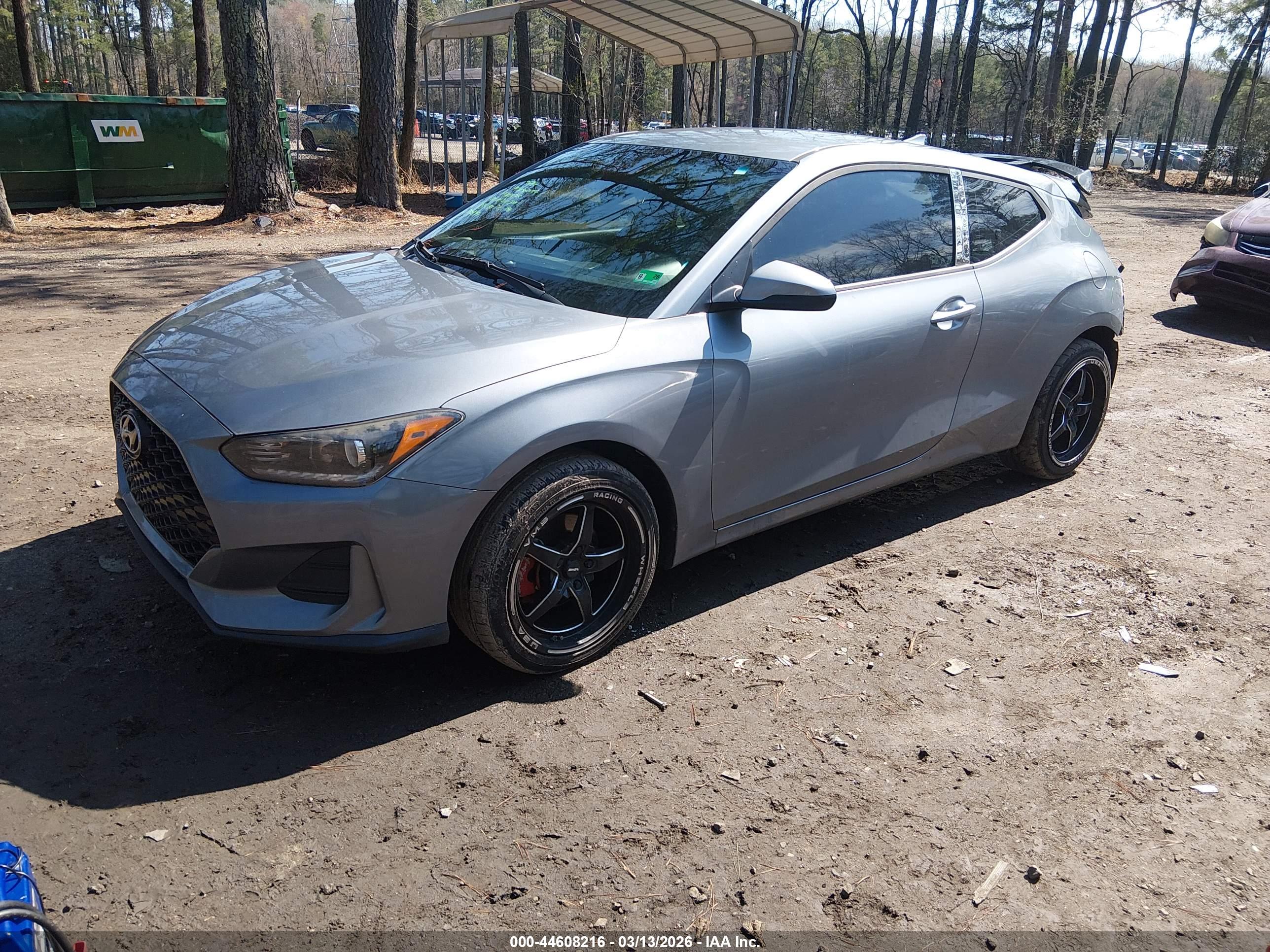 HYUNDAI VELOSTER image 2