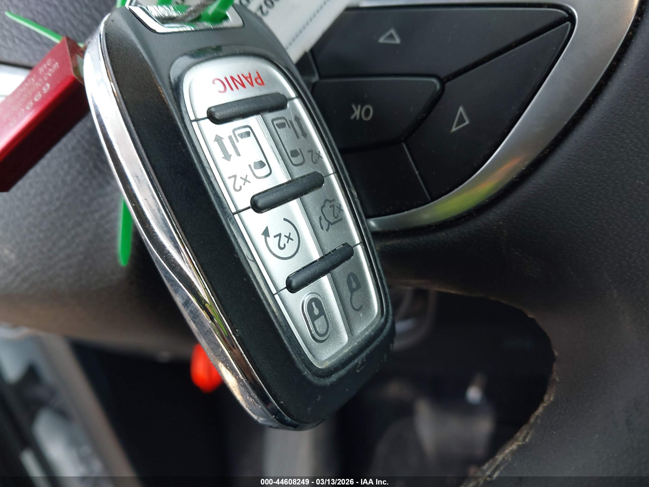 CHRYSLER PACIFICA image 11
