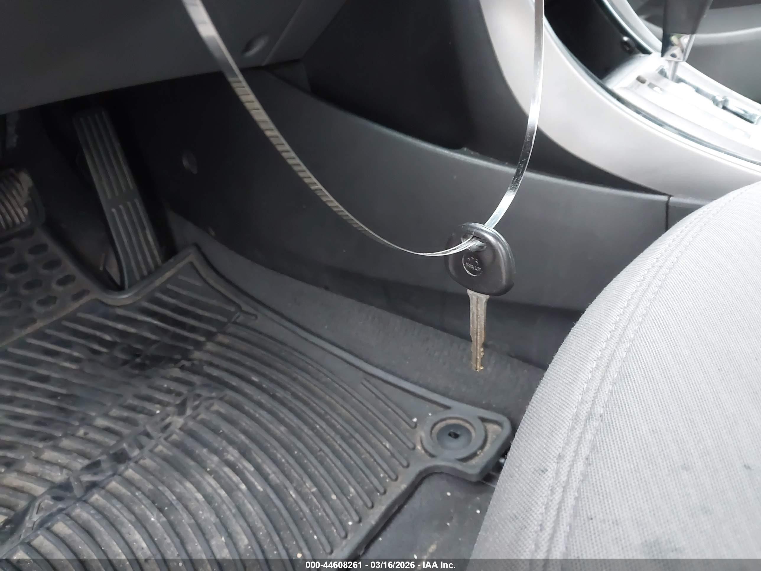 HYUNDAI ELANTRA image 11