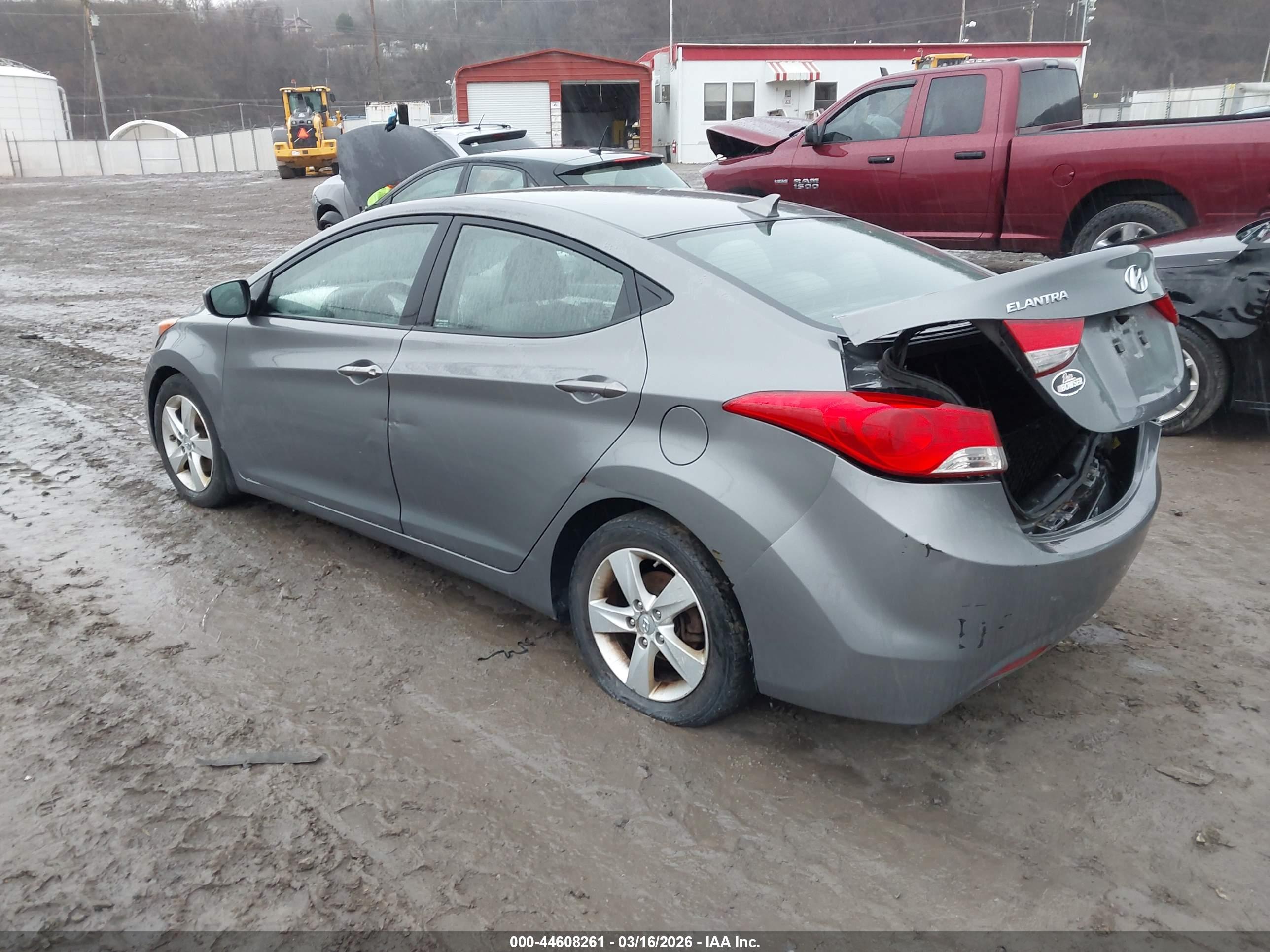 HYUNDAI ELANTRA image 3
