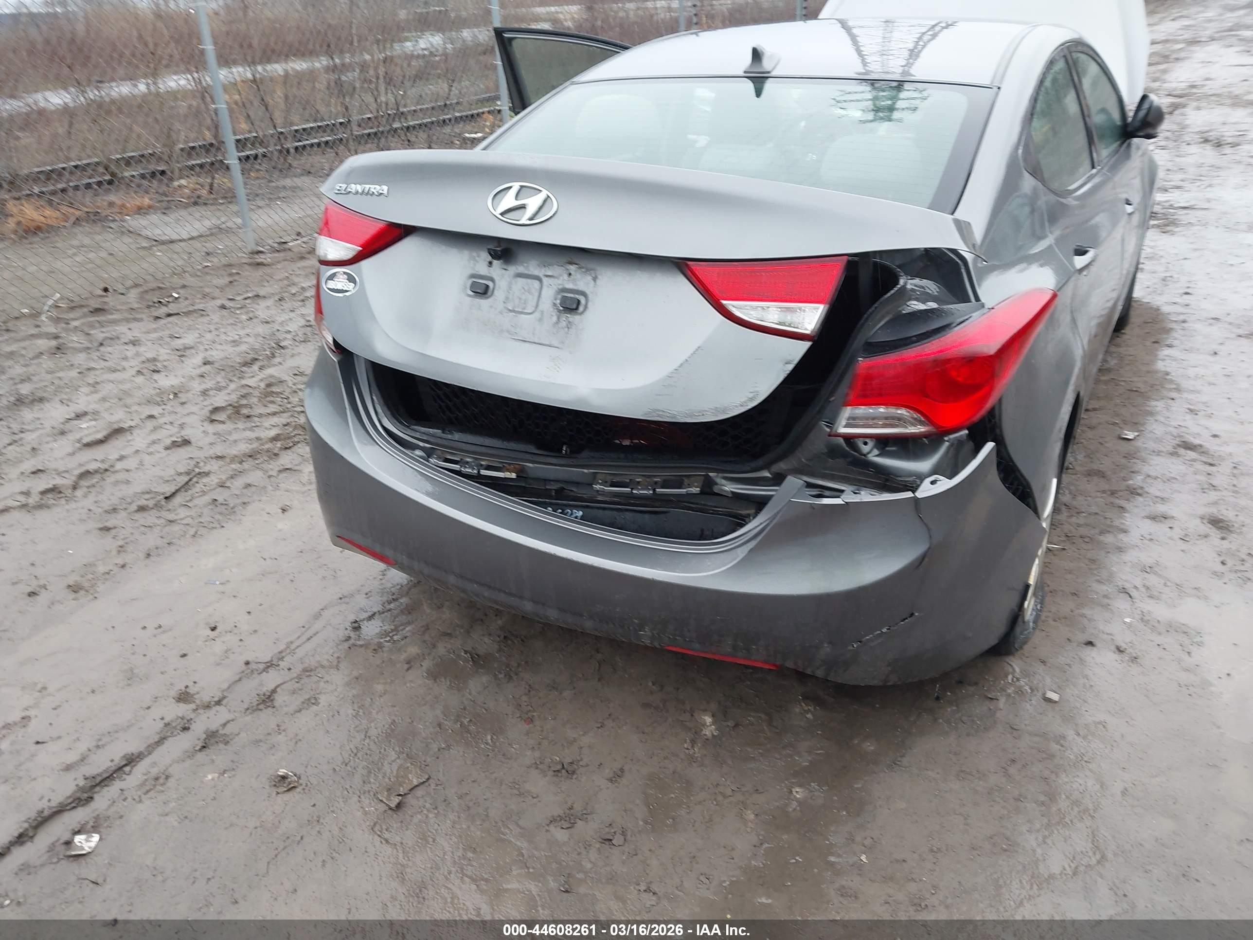HYUNDAI ELANTRA image 6