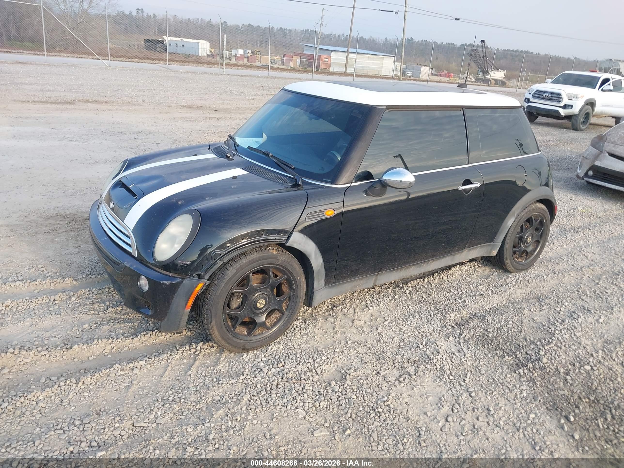 MINI COOPER image 2