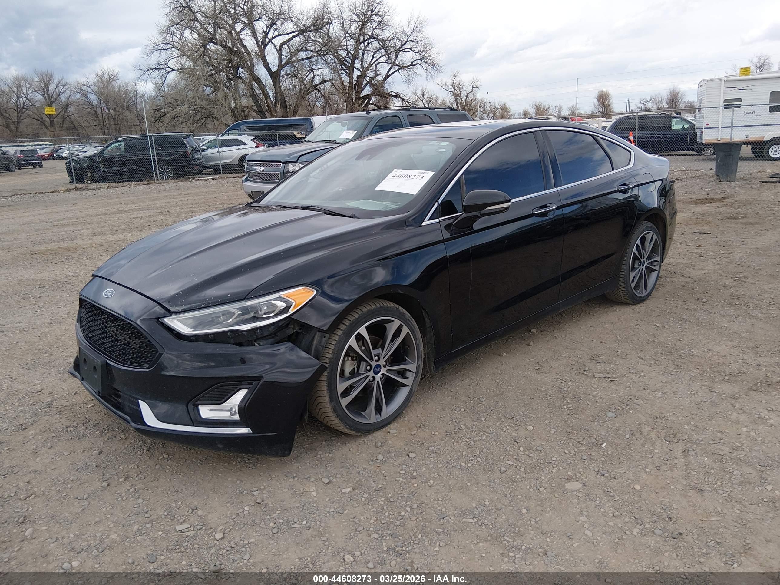 FORD FUSION image 2