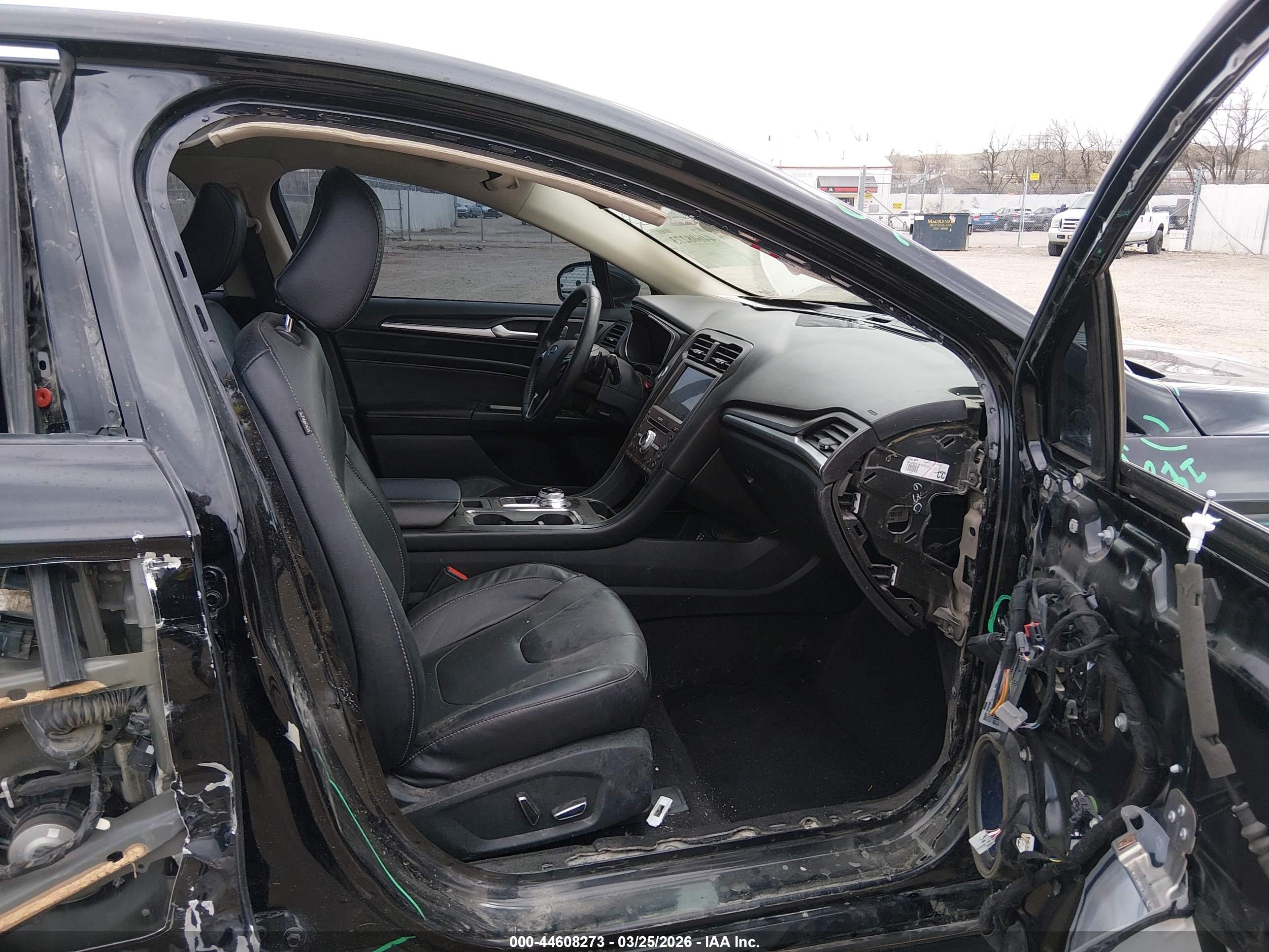 FORD FUSION image 5