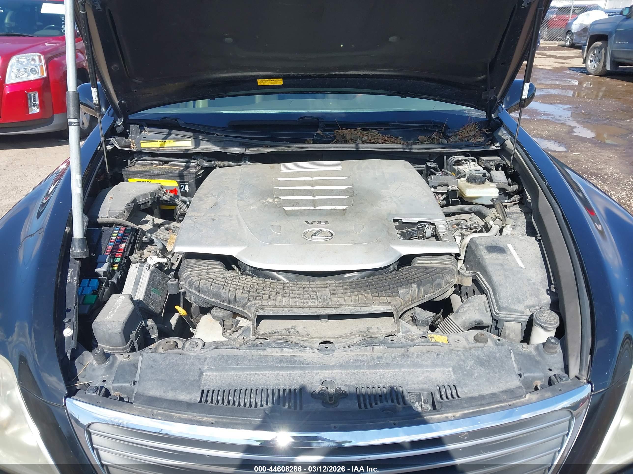 LEXUS LS image 10